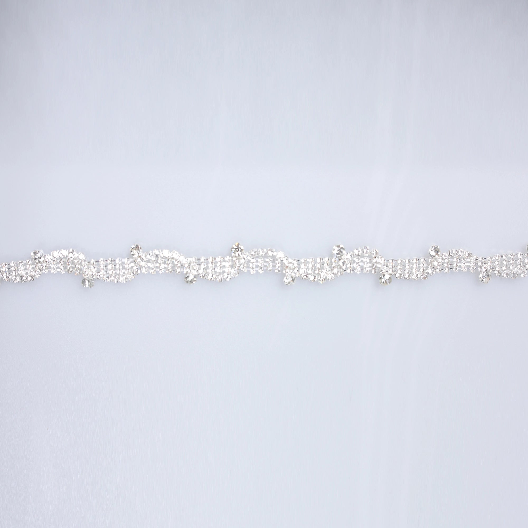 Banda cu strasuri M107 - Ahura