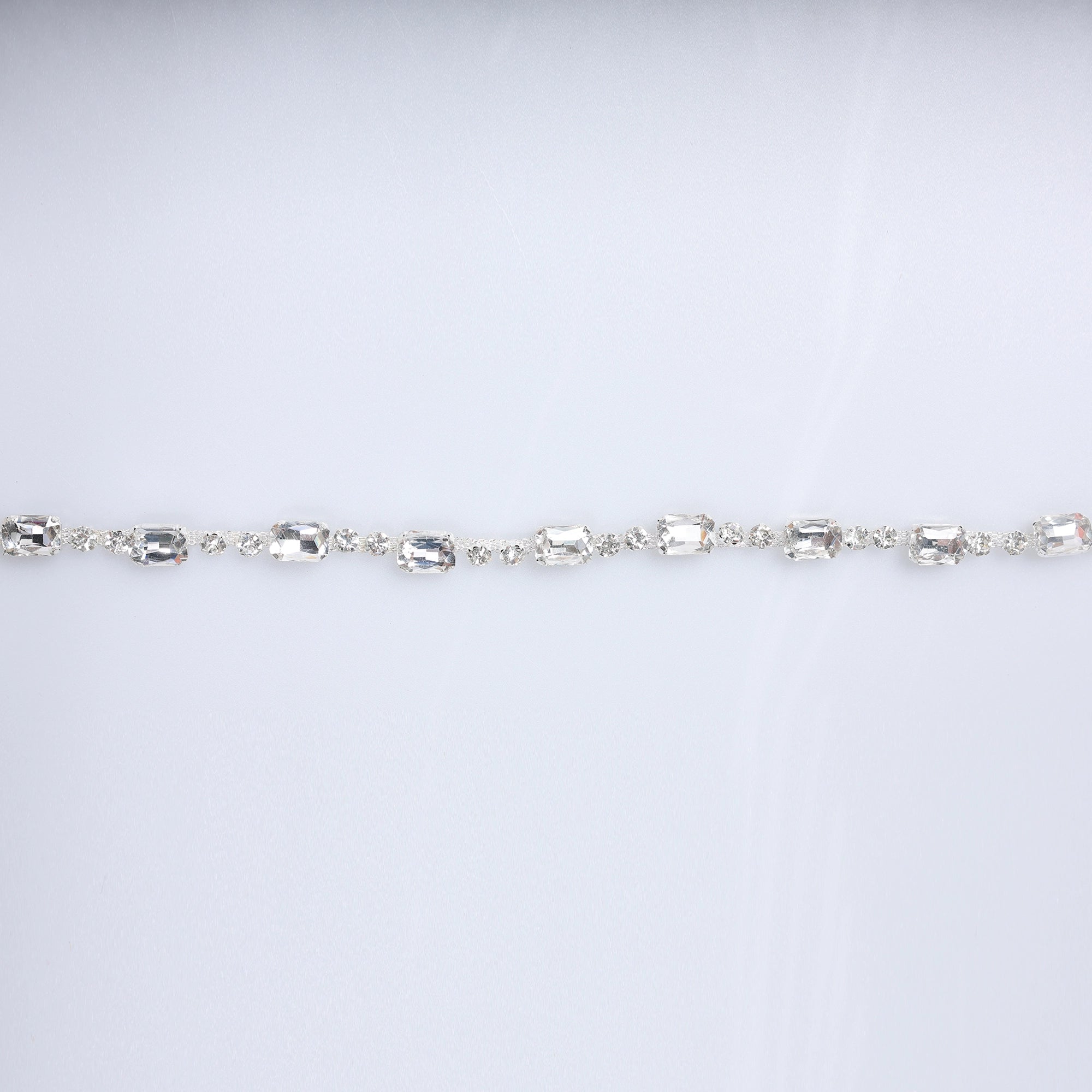 Banda cu strasuri M109 - Ahura