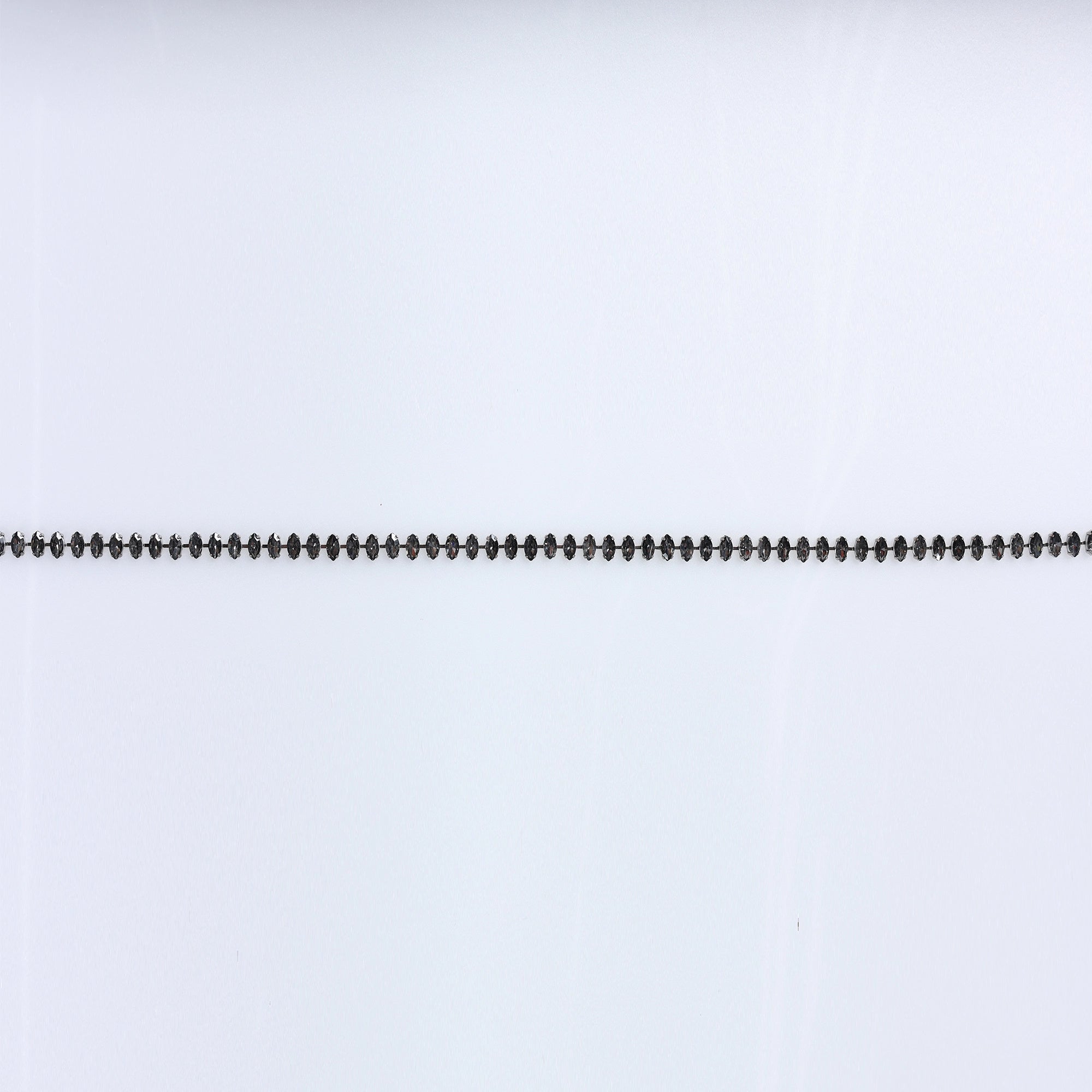 Banda cu strasuri M10 - Ahura