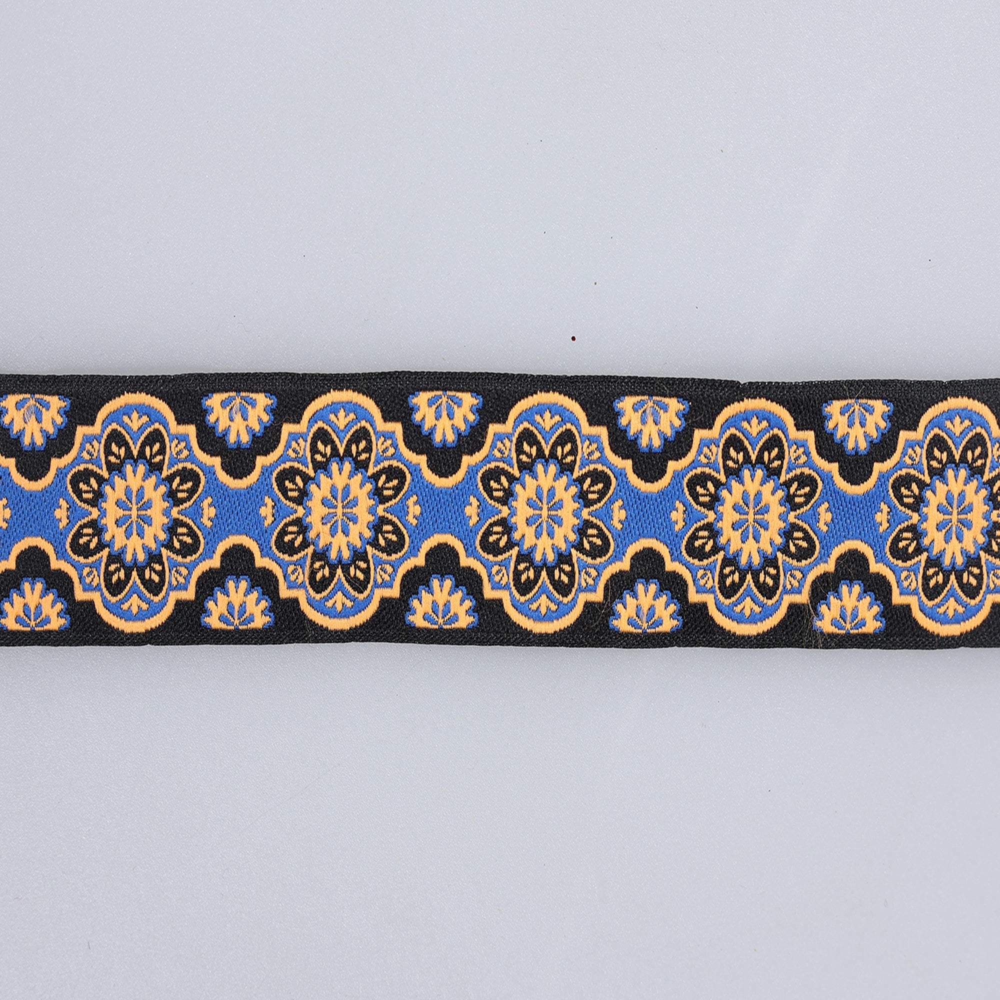 Banda decorativa M28 - Ahura