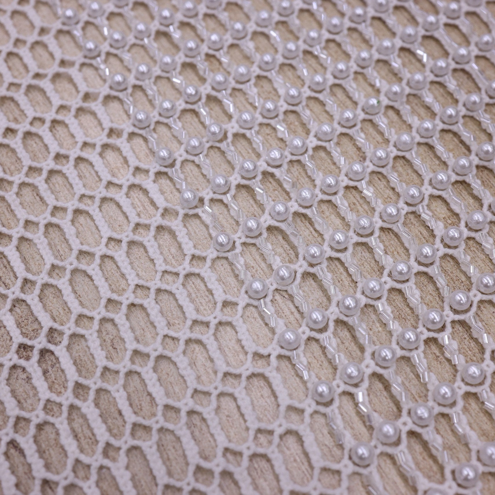Broderie de lux tip dantela cu strasuri/pietre pretioase  C6 - Alb