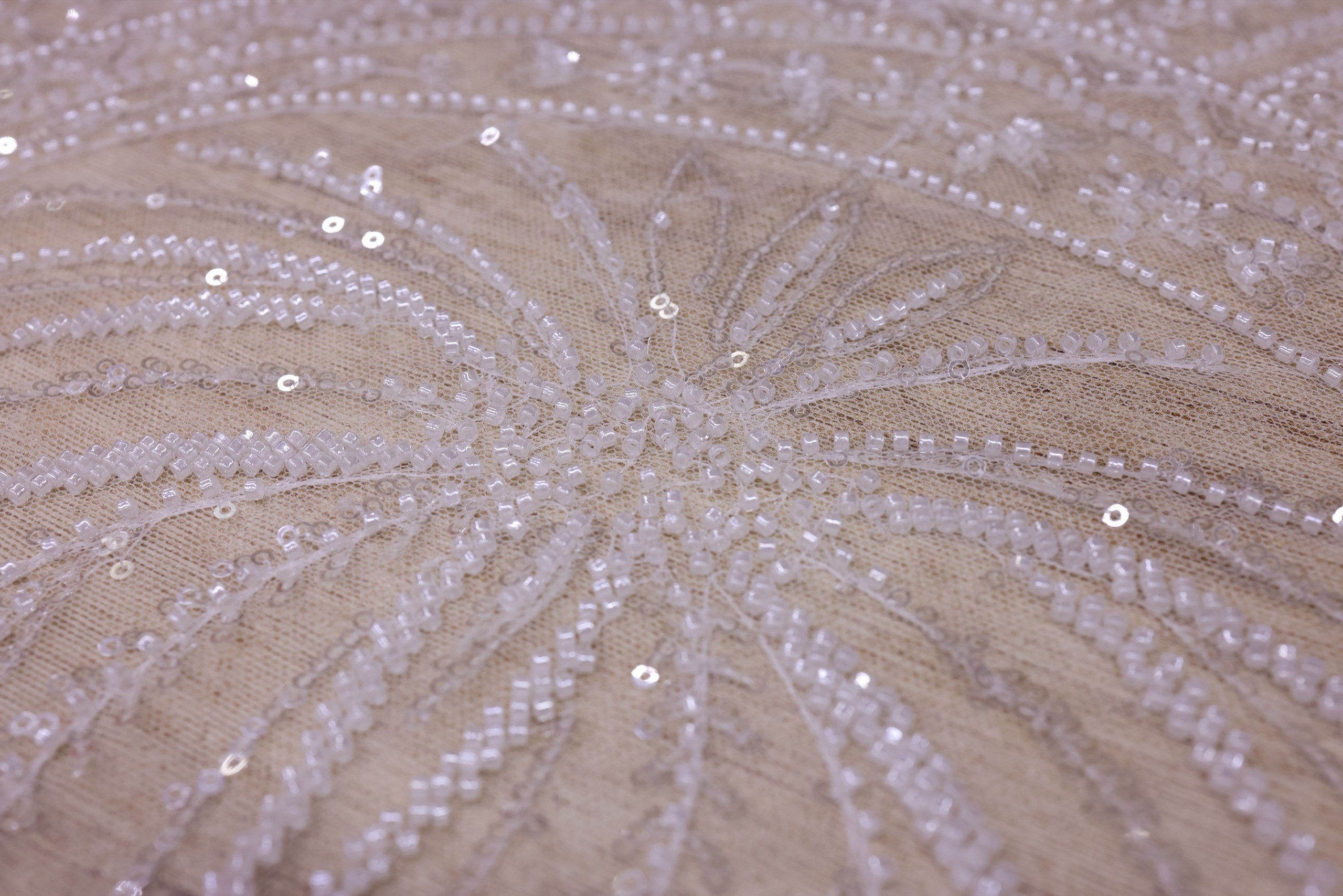 Broderie tip dantela cu margele si paiete C82 - Alb