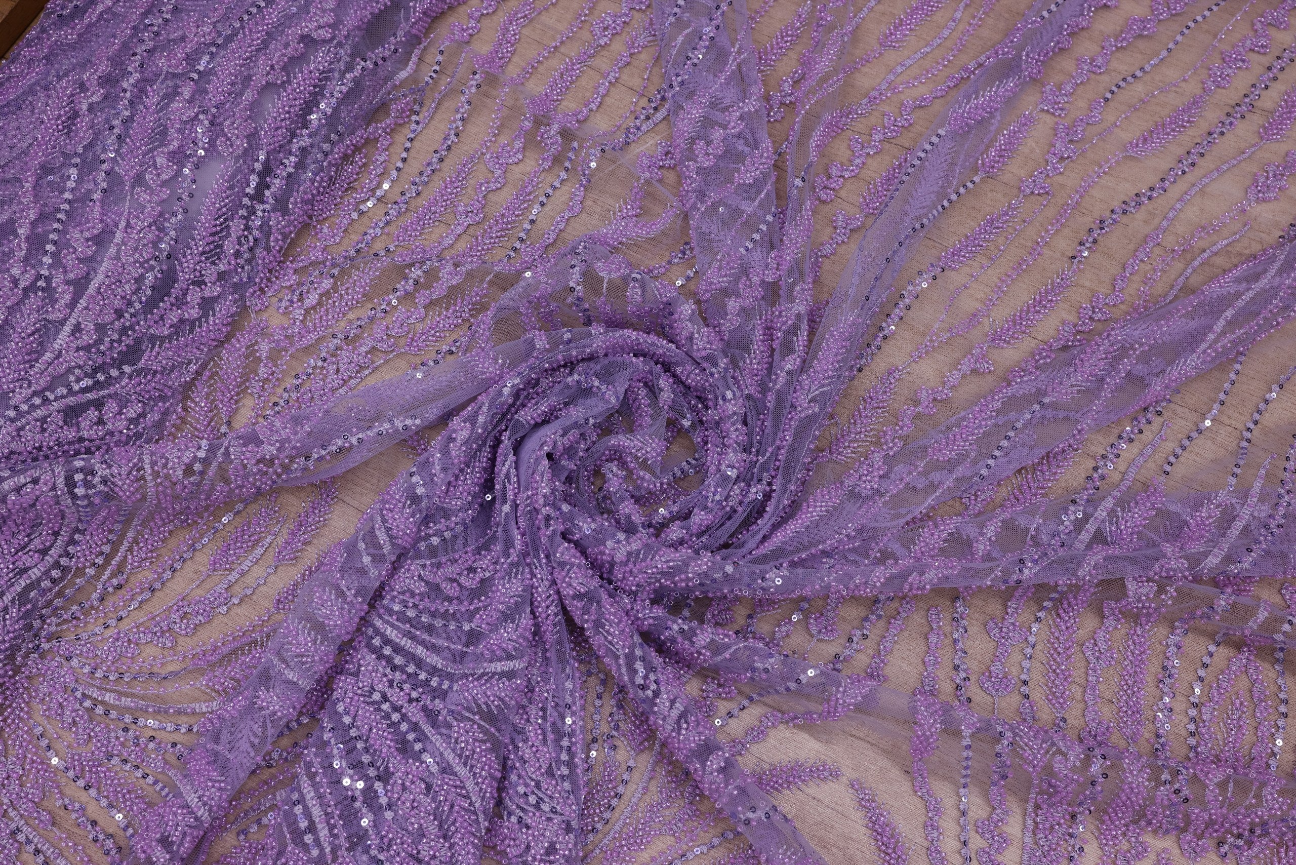 Broderie tip dantela cu perle/margele si paiete B73 - Mov Lila