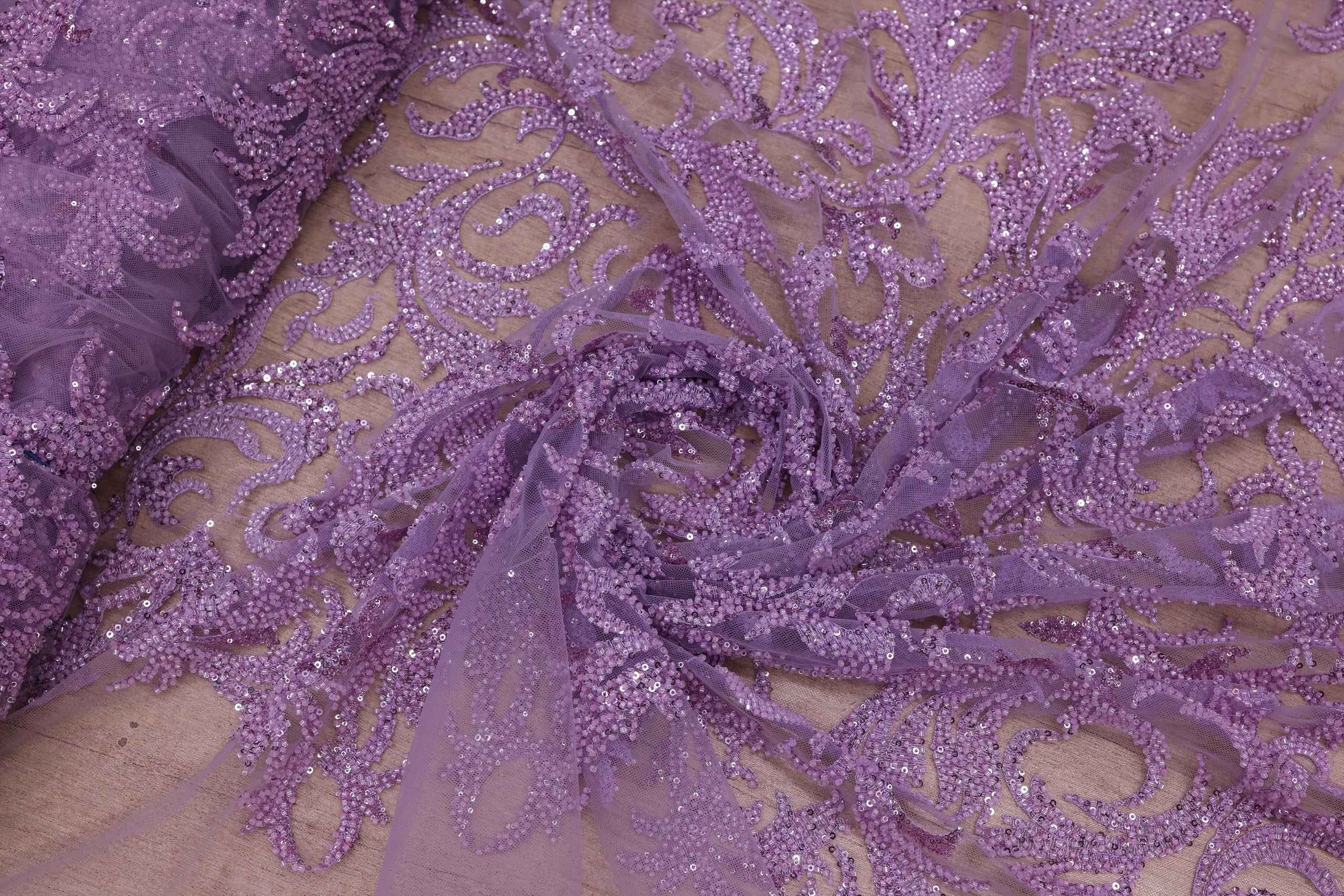 Broderie tip dantela cu perle/margele si paiete B47 - Mov Lila