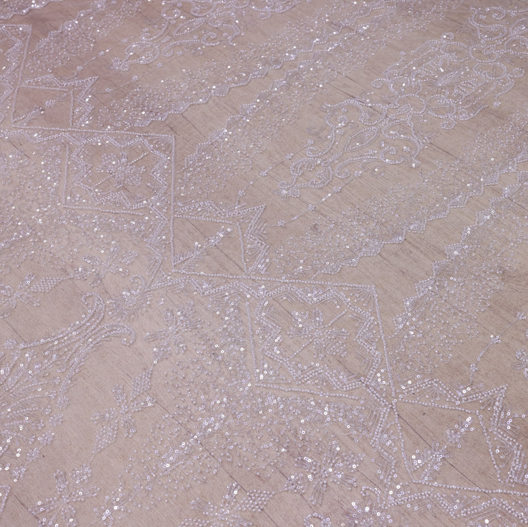 Broderie de lux tip dantela cu margele si payete C84 - Argintiu