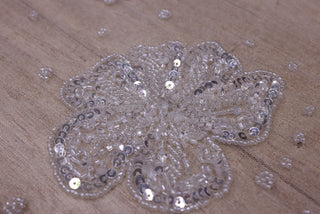 Broderie de lux tip dantela cu flori 3D, margele si paiete  B90 - Alb.