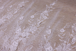 Broderie de lux tip dantela cu flori 3D, cristale aplicate manual-  B91 - Alb.
