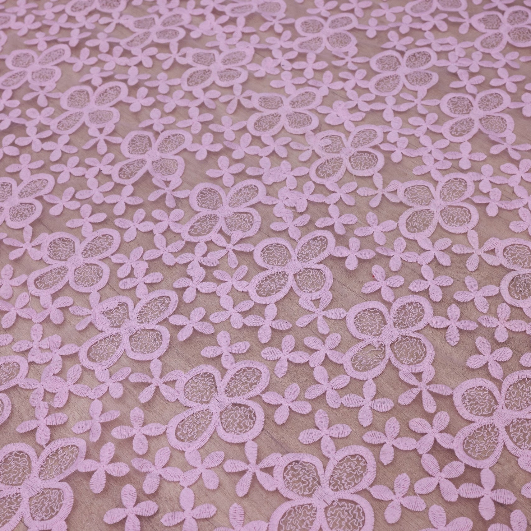 Broderie tip dantela cu perle/margele si paiete B77 - Roz