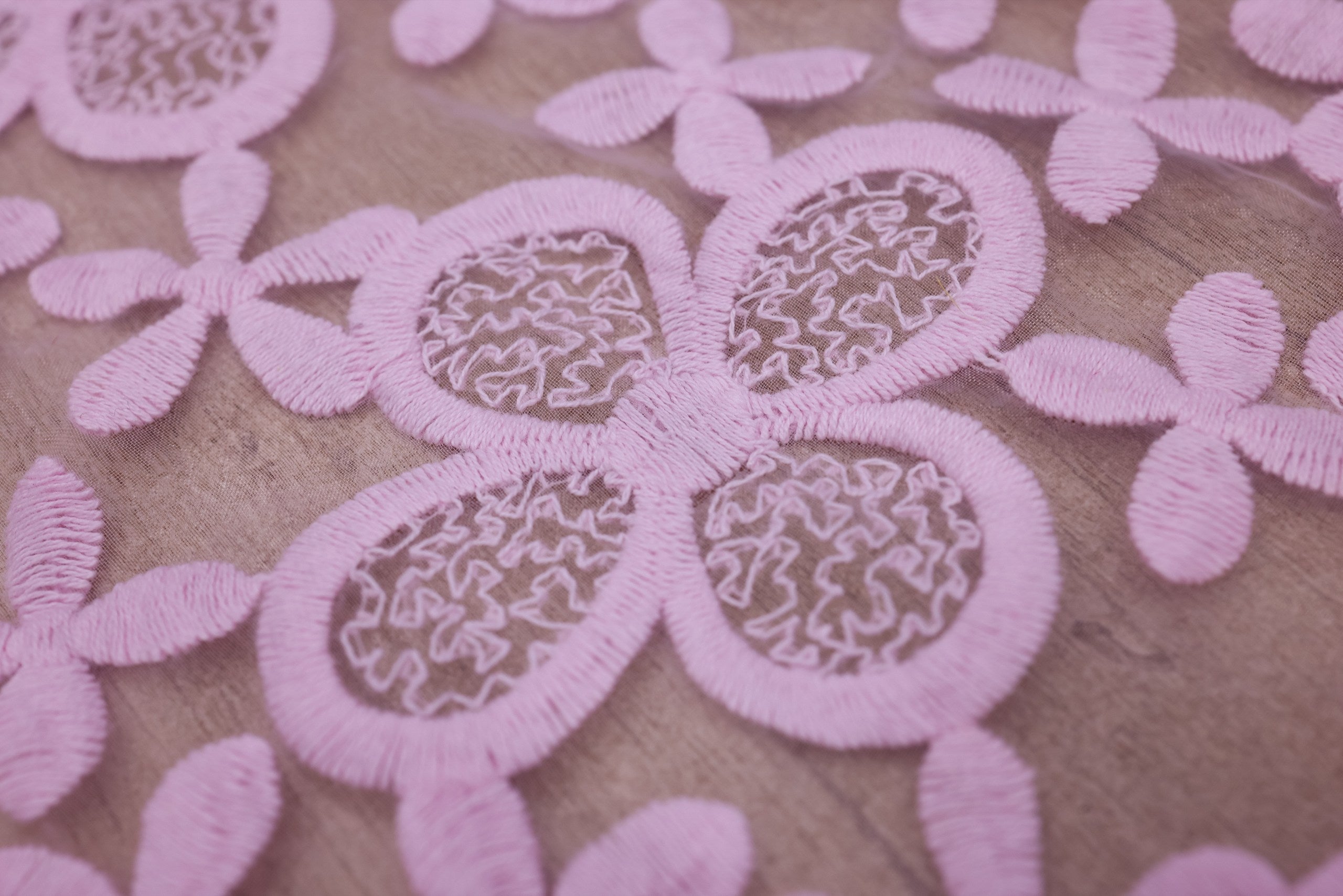 Broderie tip dantela cu perle/margele si paiete B77 - Roz