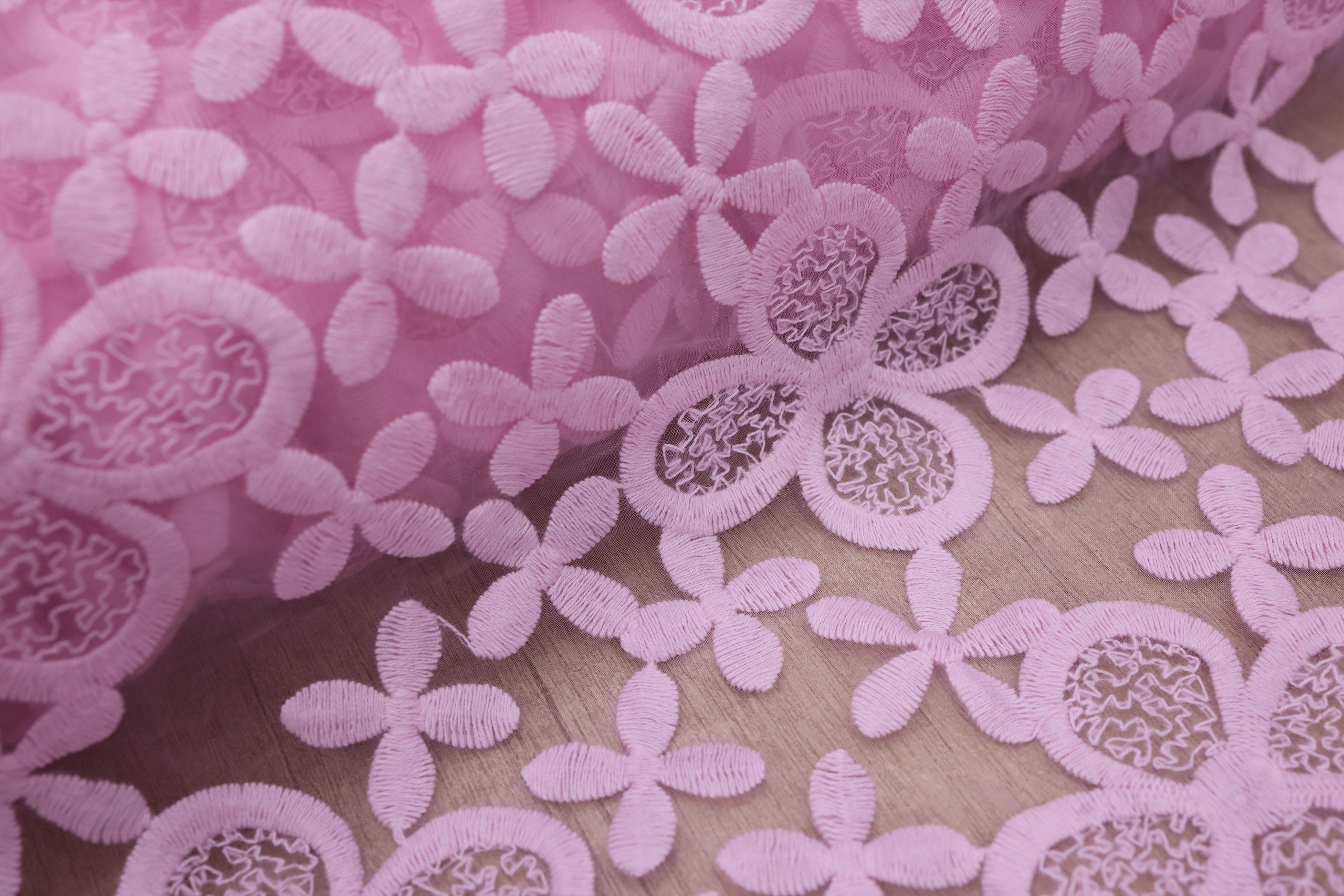 Broderie tip dantela cu perle/margele si paiete B77 - Roz