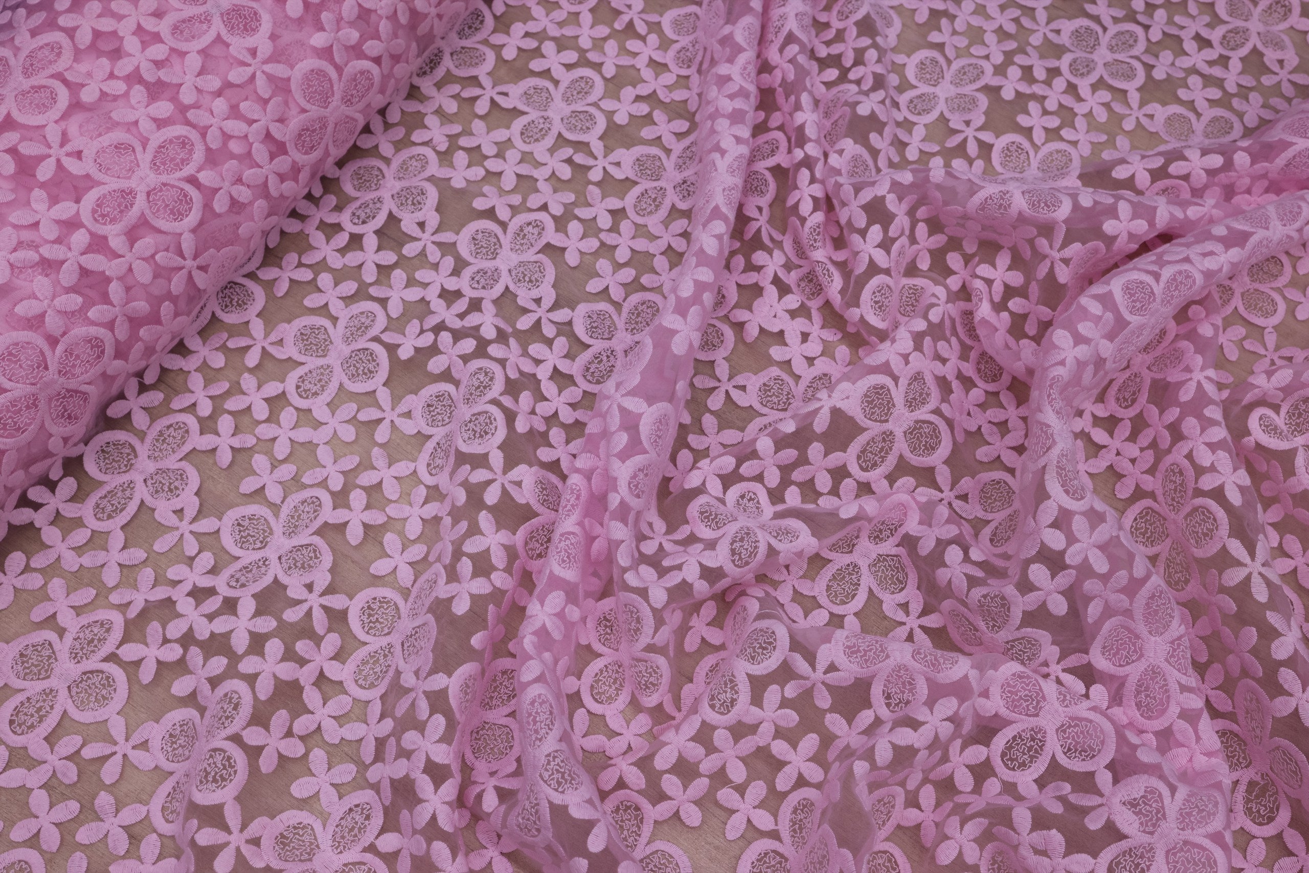 Broderie tip dantela cu perle/margele si paiete B77 - Roz