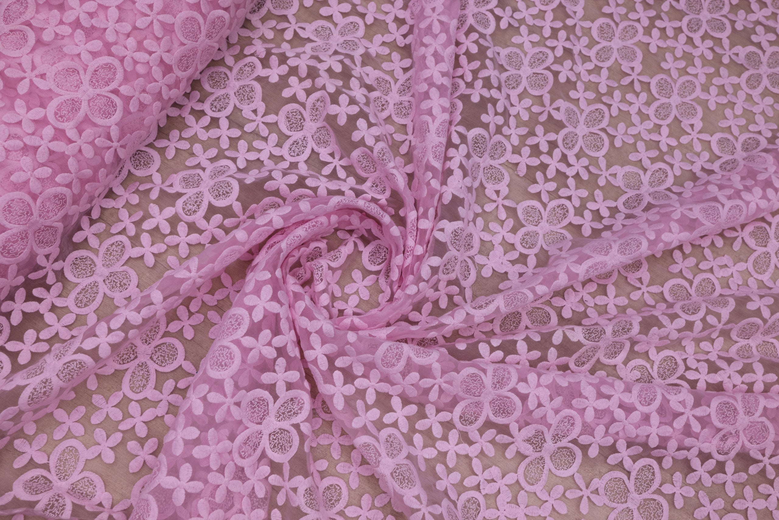 Broderie tip dantela cu perle/margele si paiete B77 - Roz