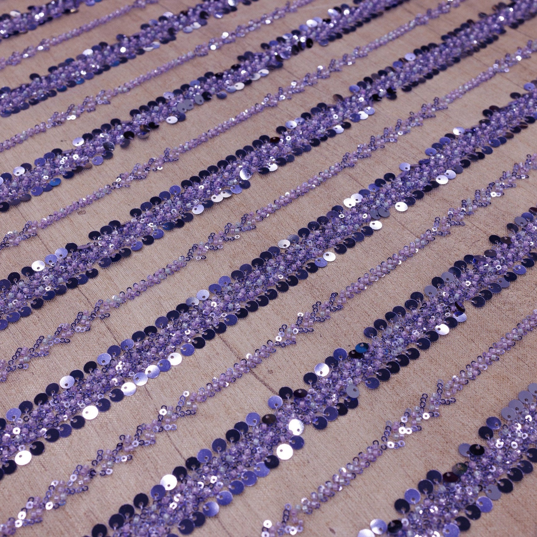 Broderie A18 Mov la metru