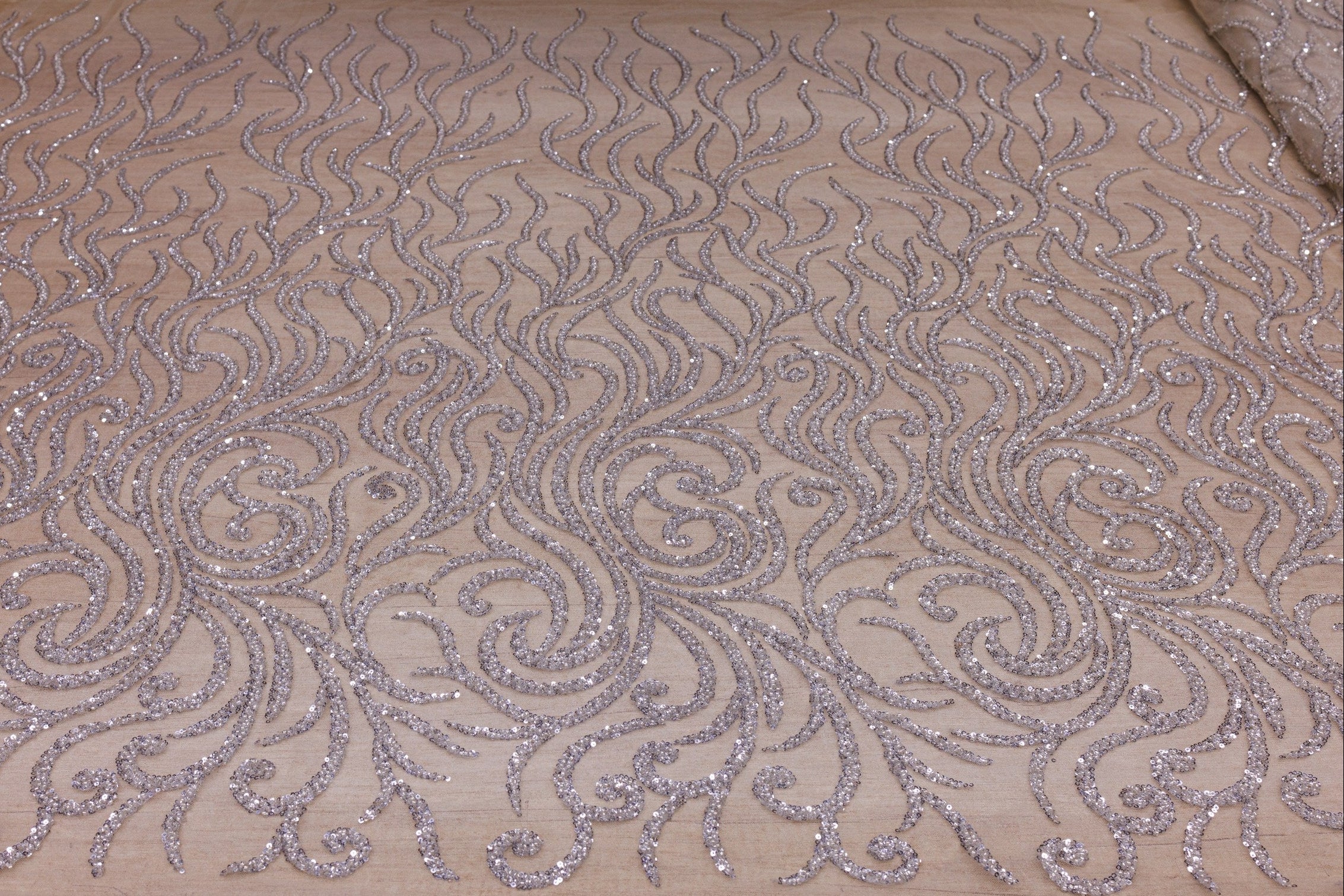 Broderie de lux tip dantela cu strasuri/pietre pretioase  D84 - Argintiu