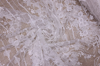 Broderie de lux tip dantela cu flori 3D, cristale cusute manual B92 - Alb.