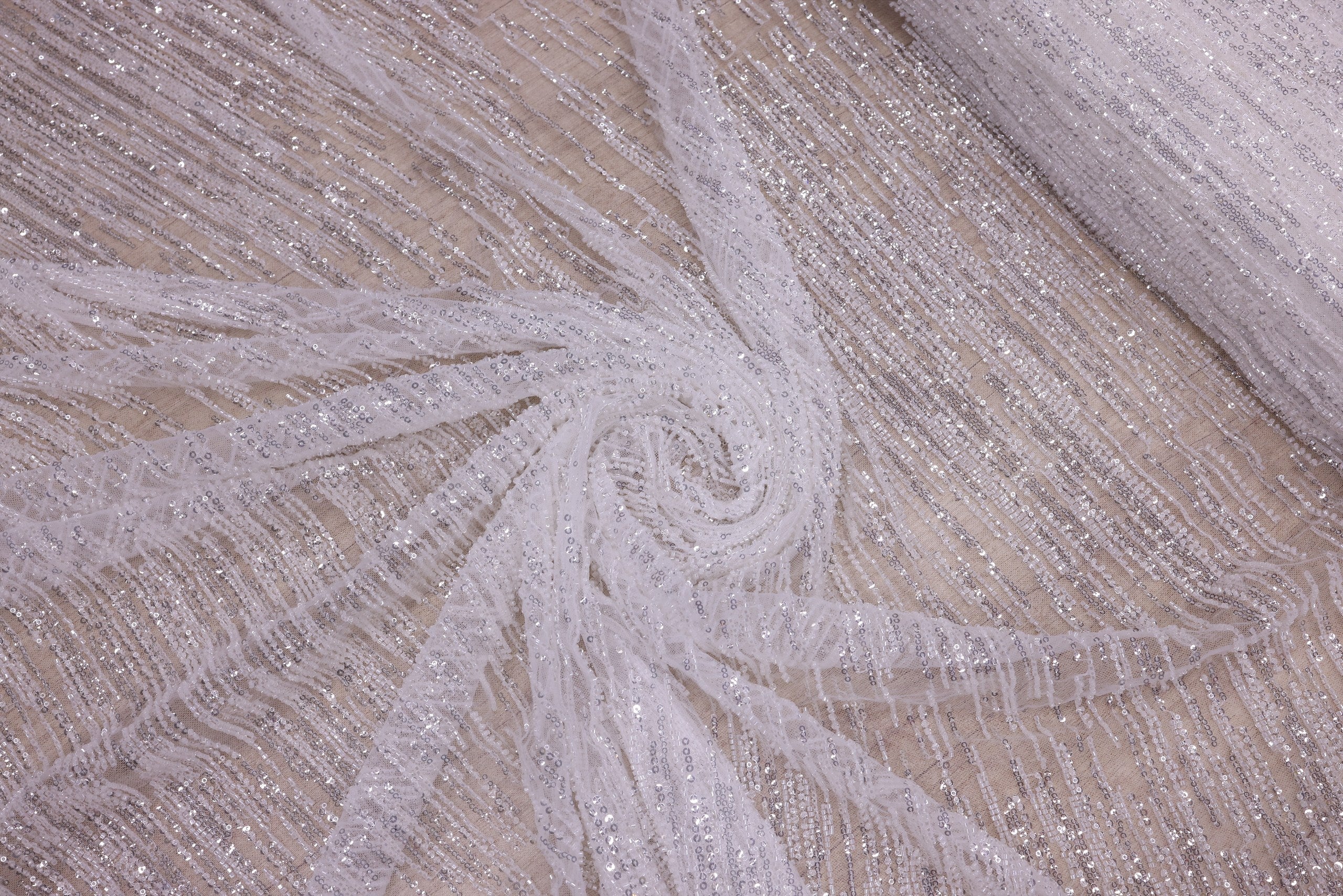 Broderie de lux tip dantela cu margele si paiete  C12 - Alb
