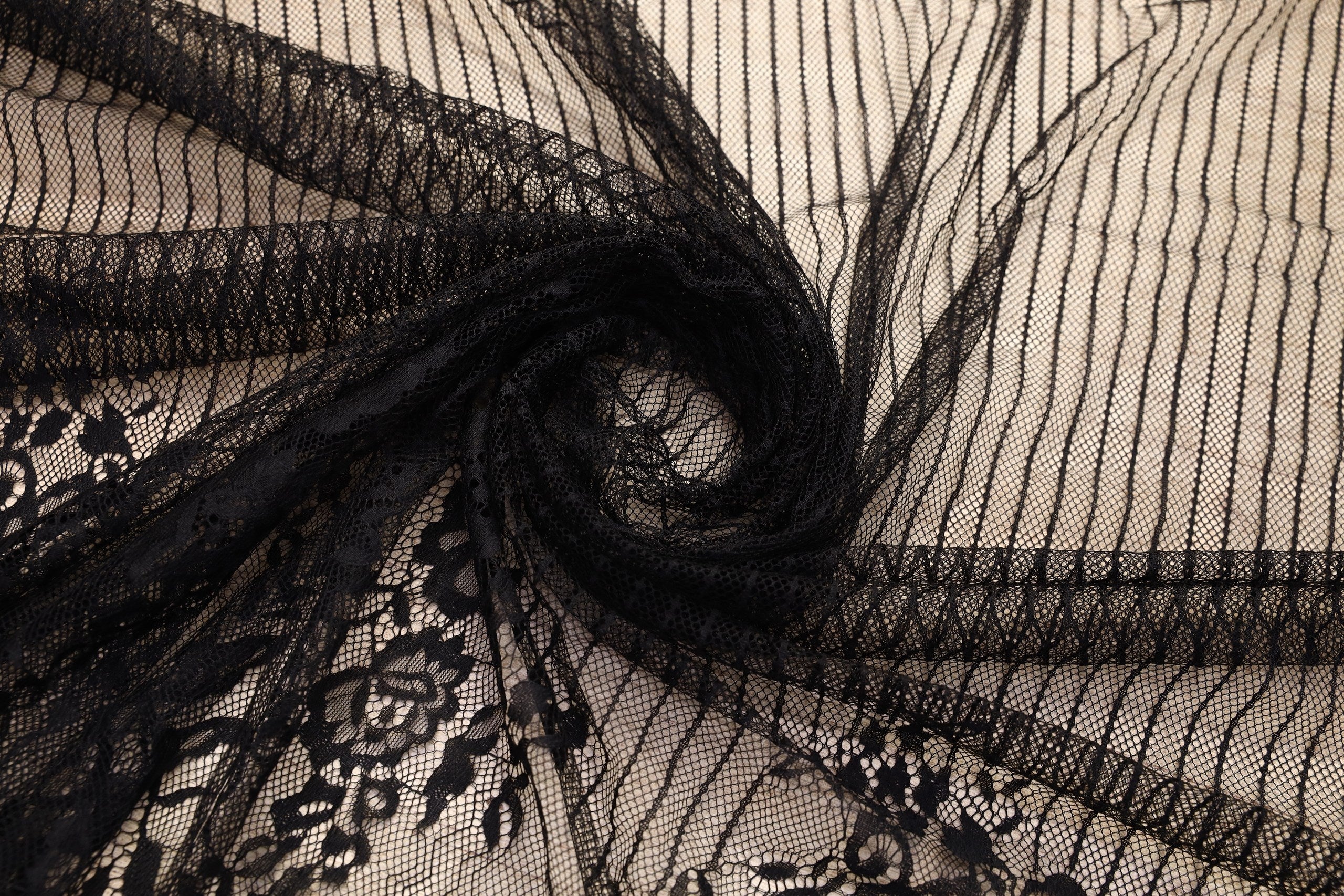 Dantela Chantilly Negru - 113