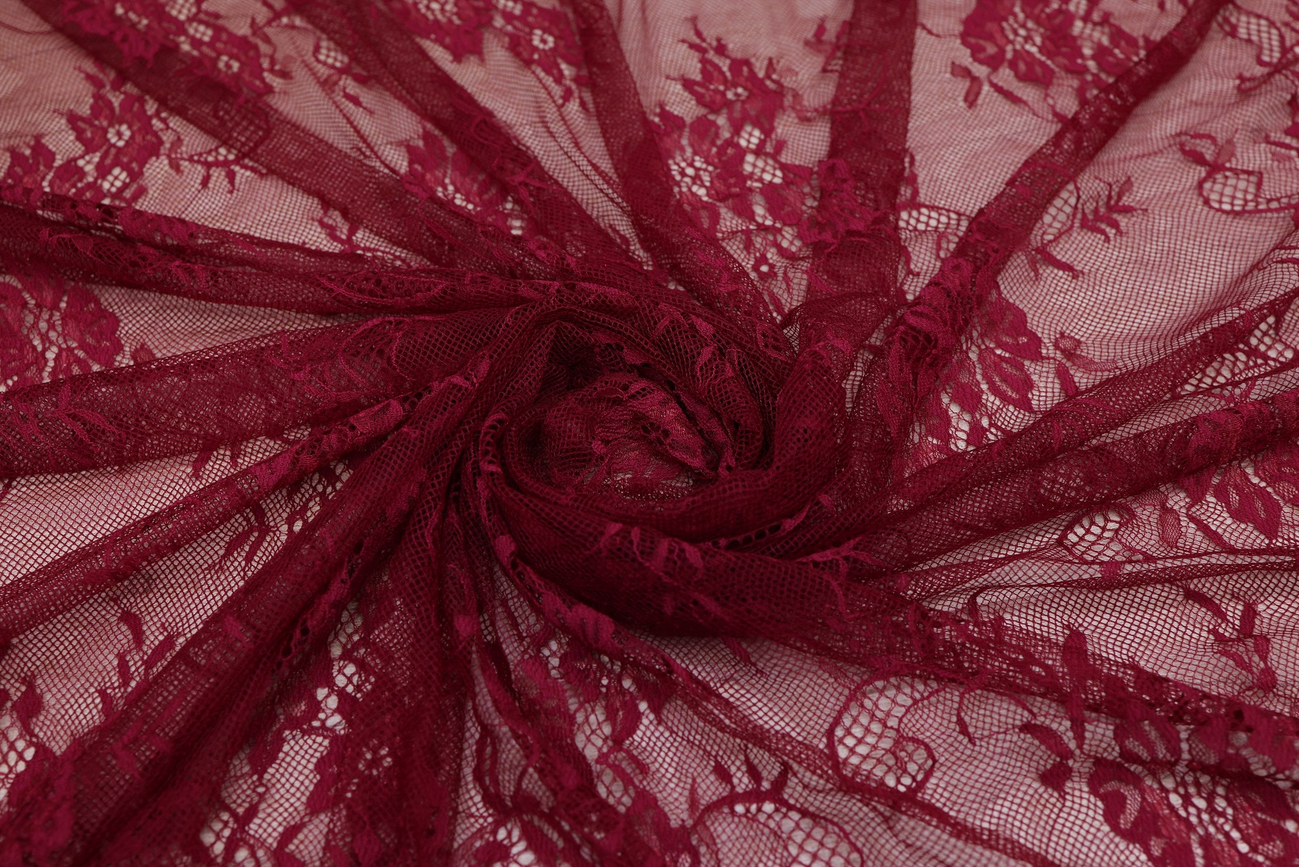 Dantela Chantilly Visiniu - 112
