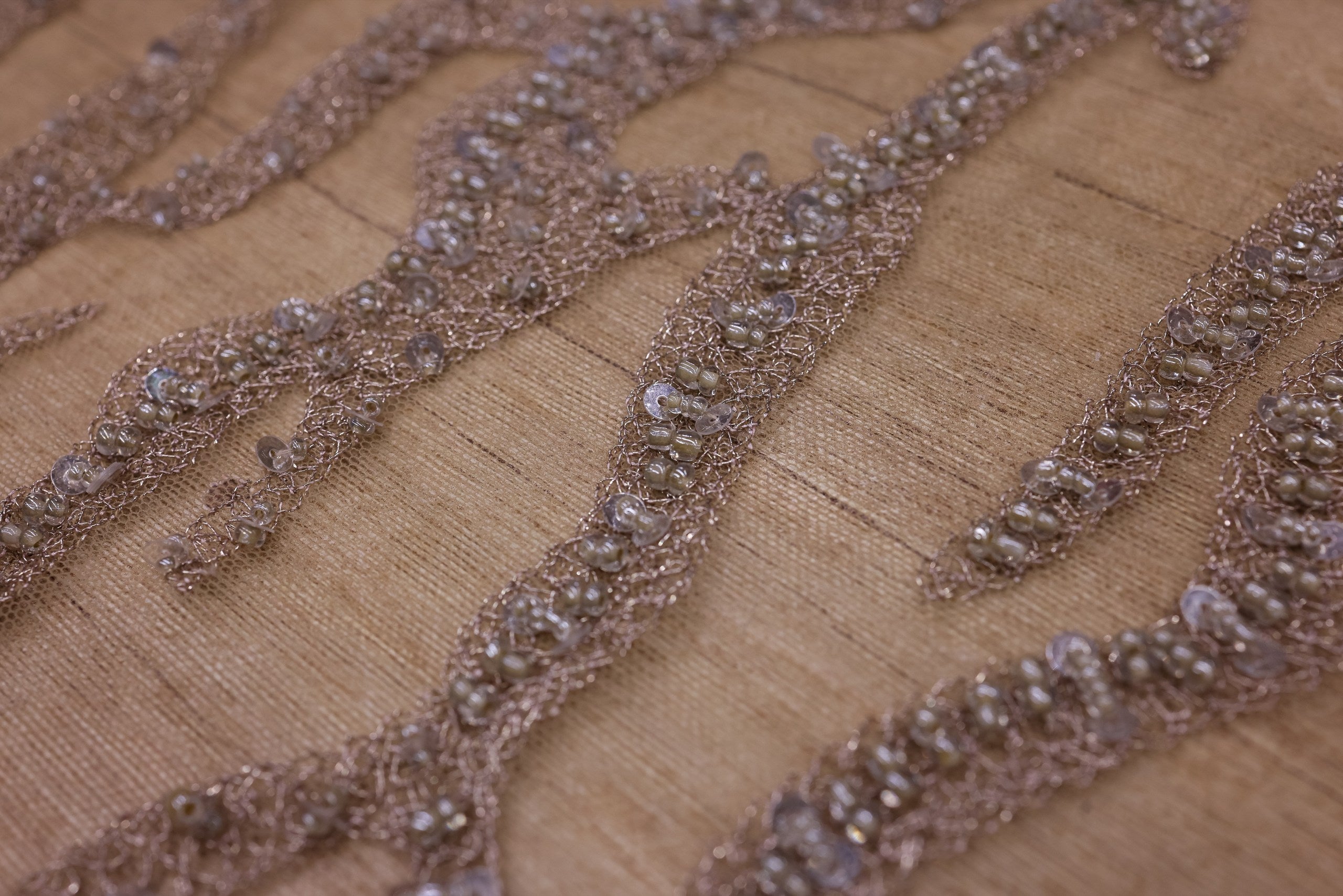 Broderie tip dantela cu perle/margele si paiete B82 - Auriu