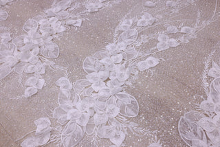 Broderie de lux tip dantela cu flori 3D si cristale cusute manual B94 - Alb.