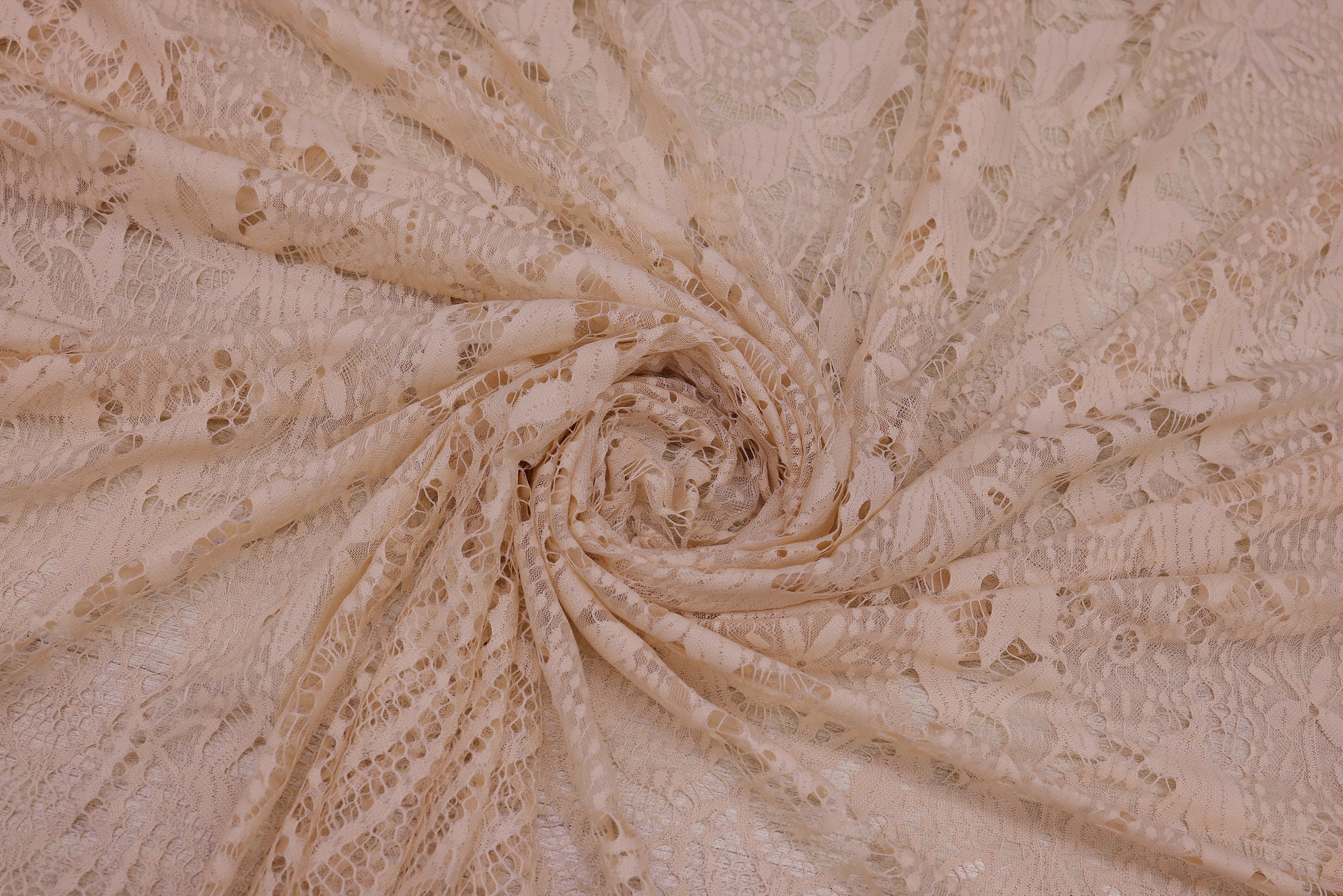 Dantela Chantilly Bej - 123