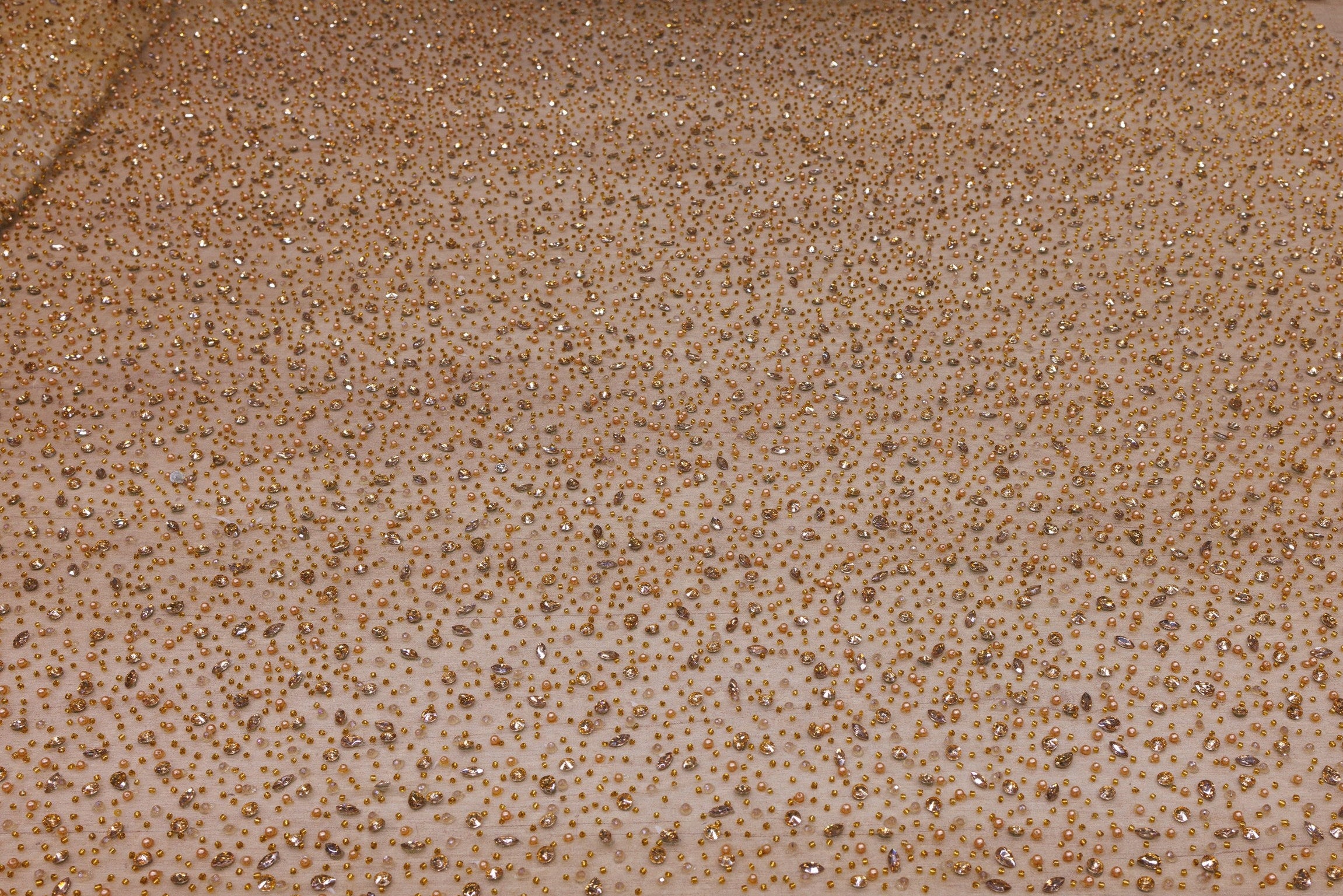 Broderie de lux tip dantela cu strasuri/pietre pretioase  D86 - Auriu