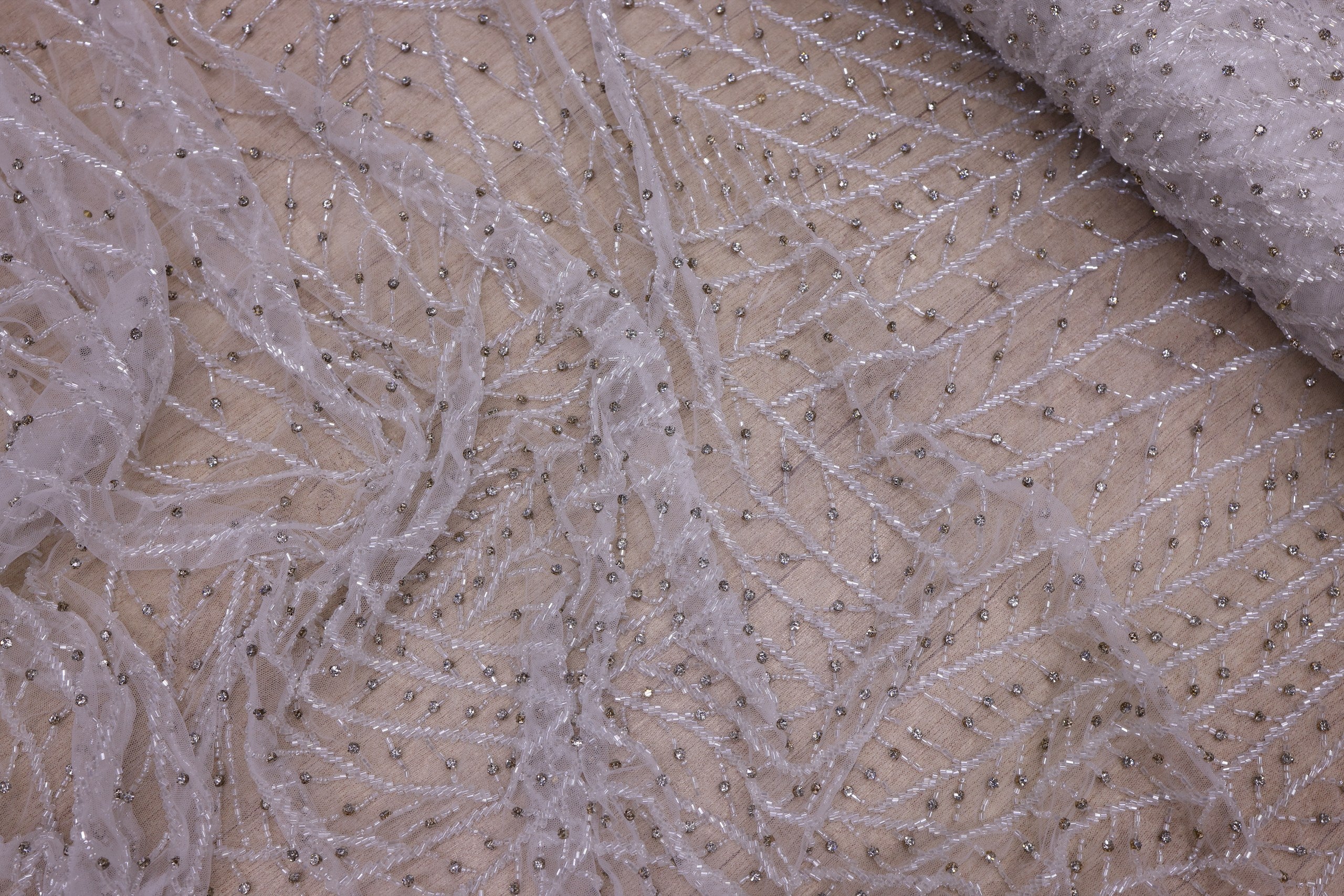 Broderie de lux tip dantela cu margele si pietre pretioase  C14 - Argintiu