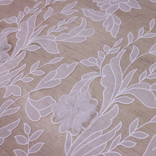 Broderie de lux tip dantela cu flori 3D si cristale cusute manual B95 - Alb.