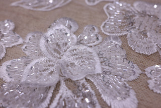 Broderie de lux  tip dantela cu flori 3D si margele cusute manual A95 - Alb.