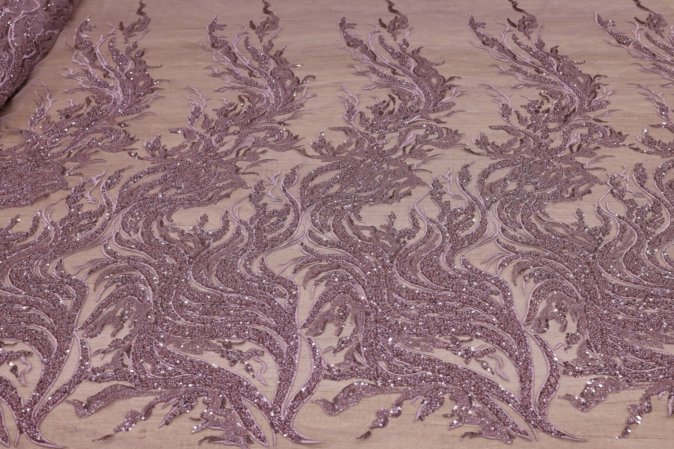 Broderie tip dantela cu perle/margele si paiete B39 - Roz