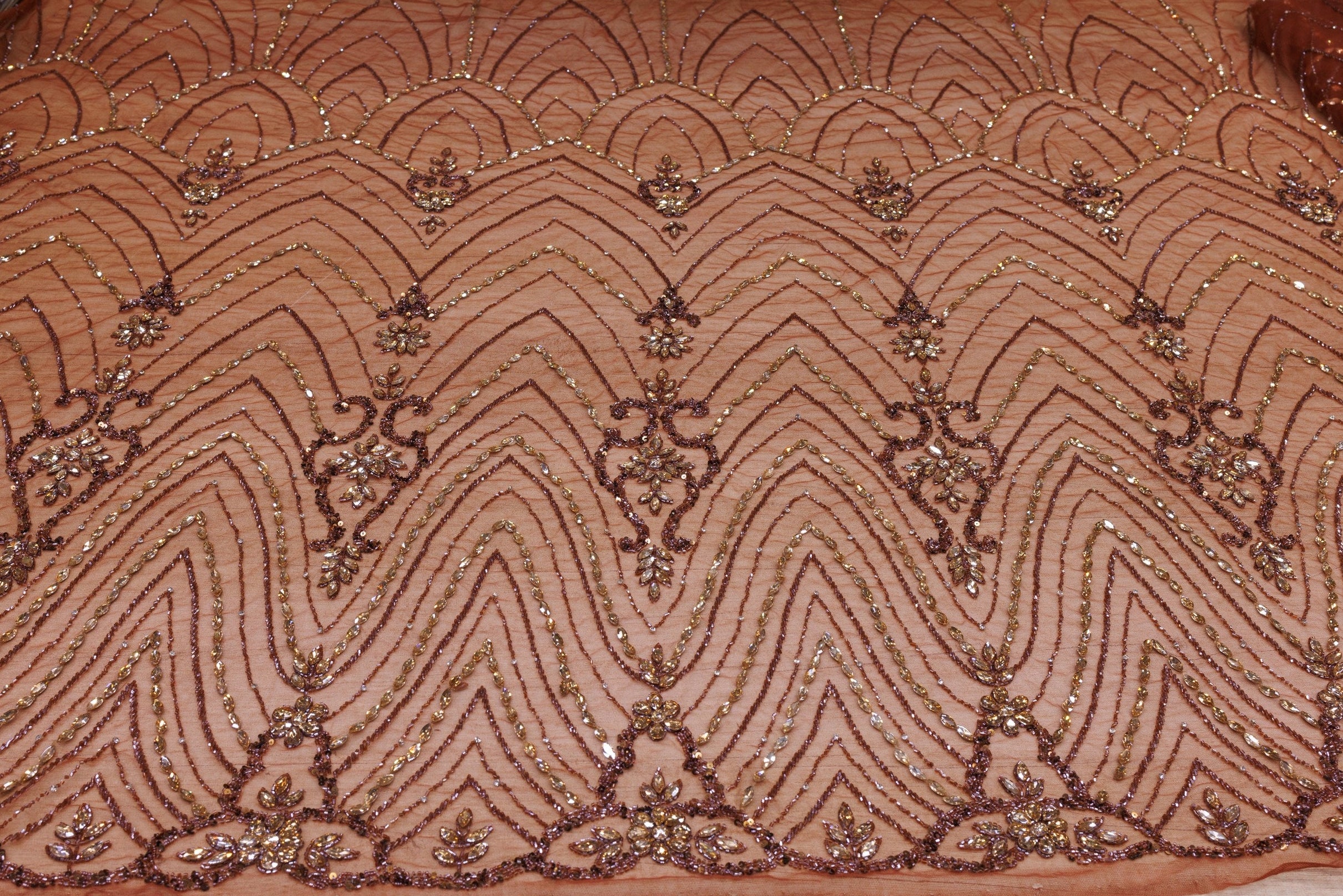 Broderie de lux tip dantela cu strasuri/pietre pretioase  D78 - Maro