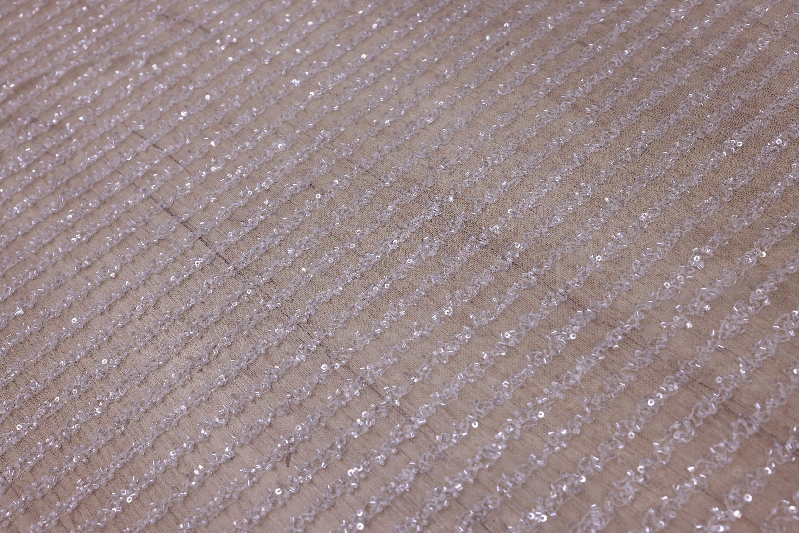 Broderie de lux tip dantela cu margele si paiete cusute manual  B98 - Alb.