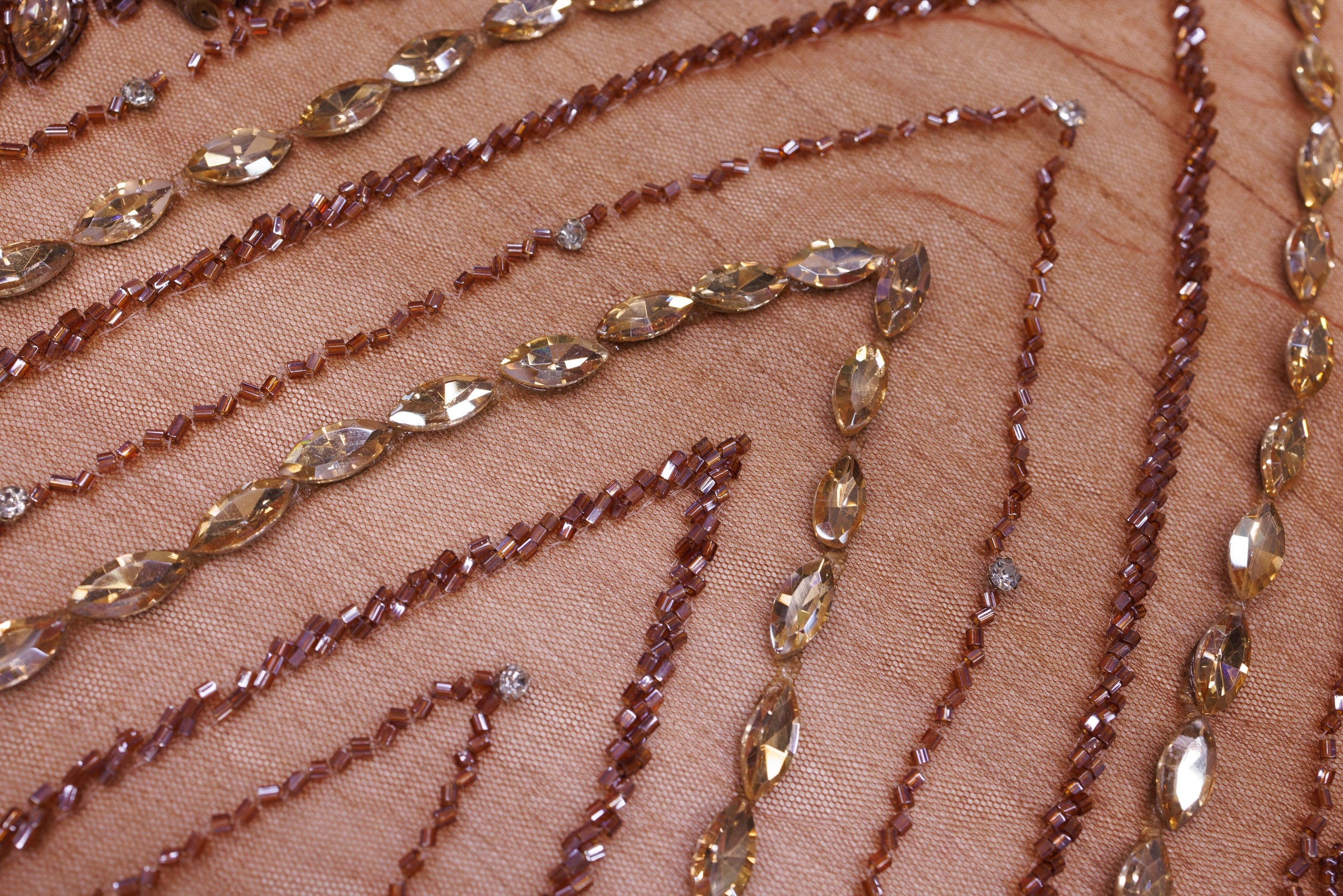Broderie de lux tip dantela cu strasuri/pietre pretioase  D78 - Maro