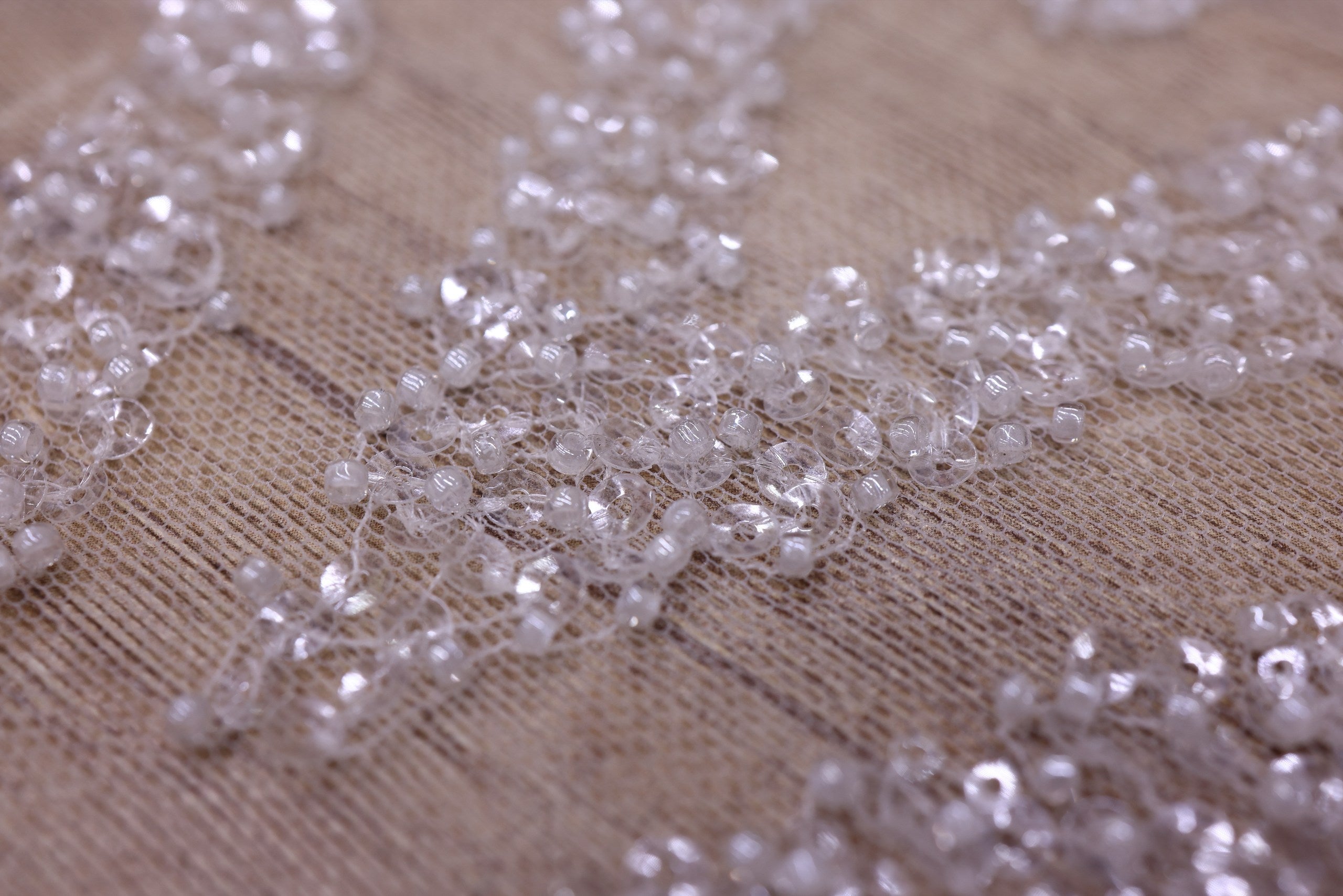 Broderie de lux tip dantela cu margele si paiete cusute manual  B98 - Alb.