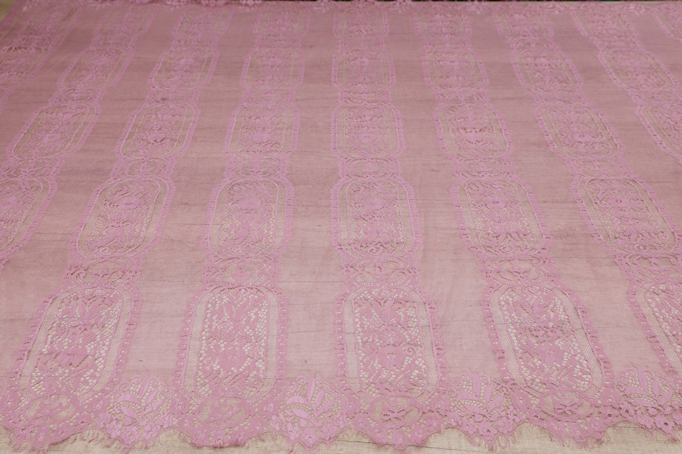 Dantela Chantilly Roz - 114
