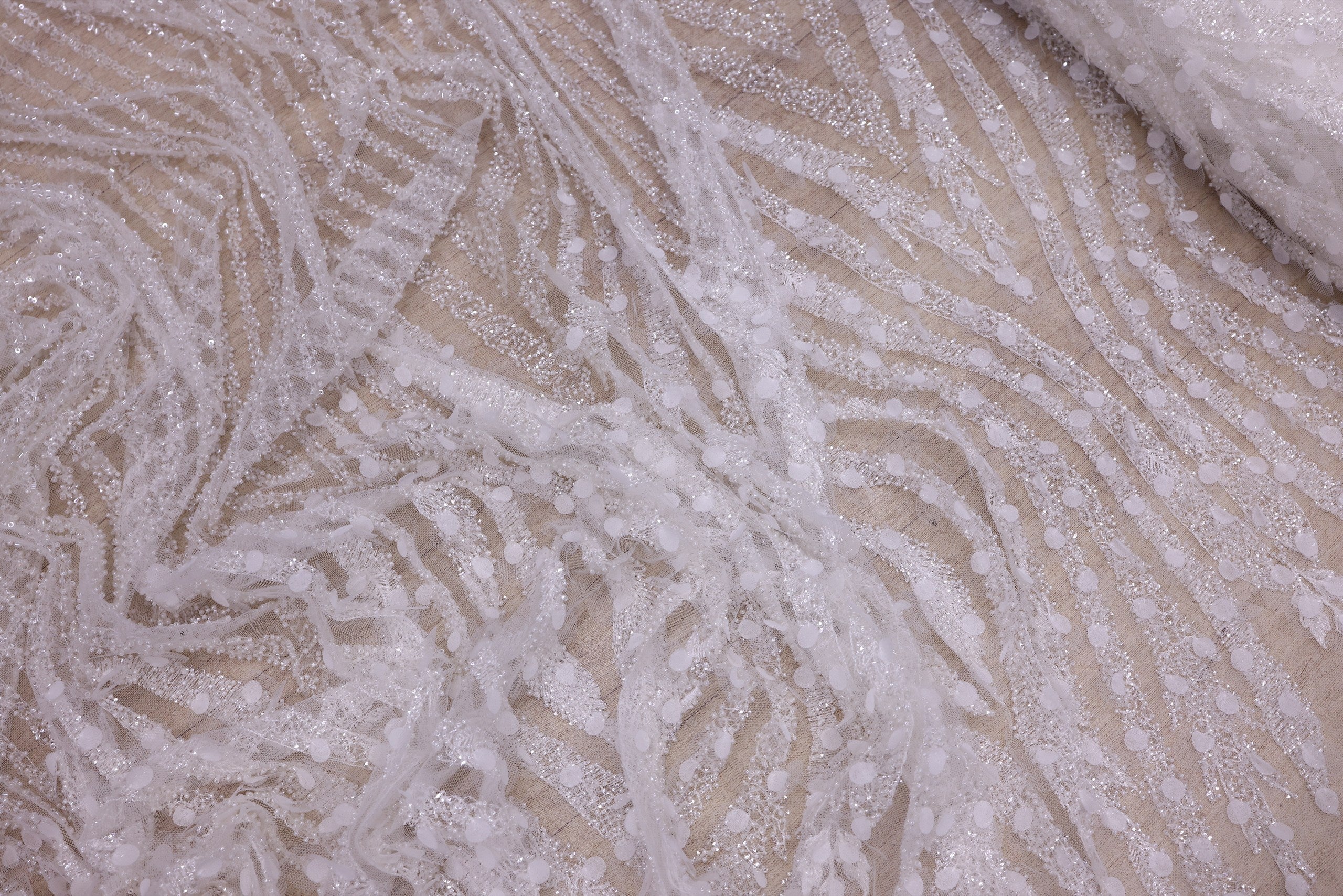 Broderie de lux tip dantela cu margele si paiete cusute manual  B98 - Alb.