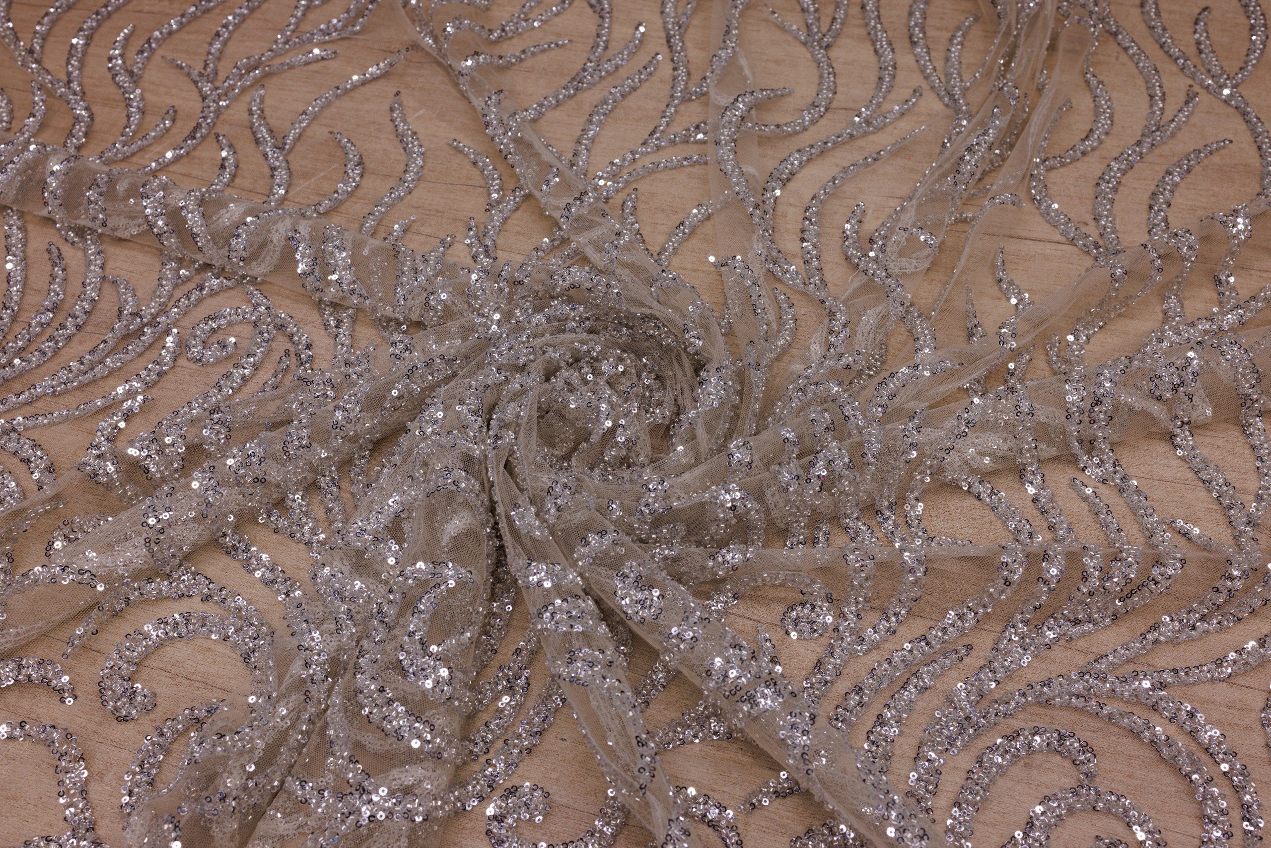 Broderie tip dantela cu perle/margele si paiete A24 - Argintiu