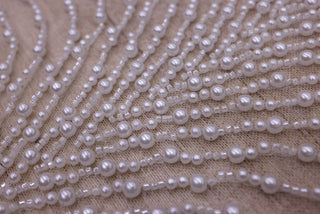 Broderie de lux tip dantela cu perle cusute manual  B99 - Alb.