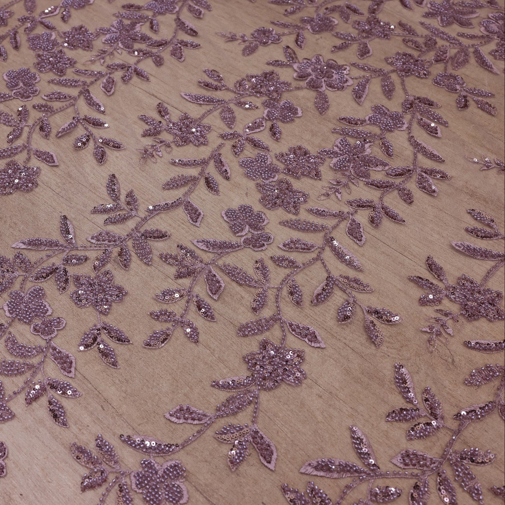 Broderie tip dantela cu perle/margele si paiete B41 - Mov Lila