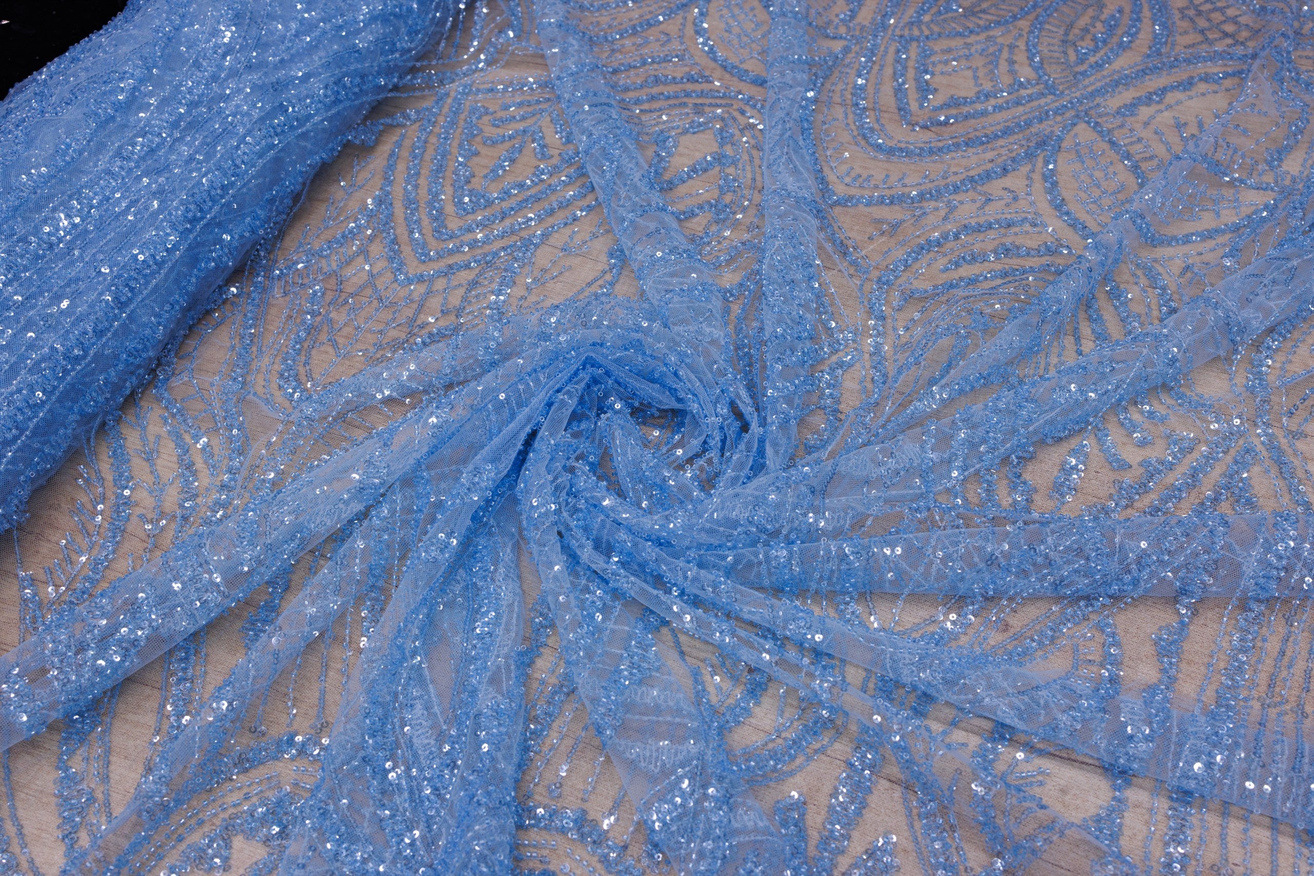 Broderie tip dantela cu perle/margele si paiete A25 - Bleu.
