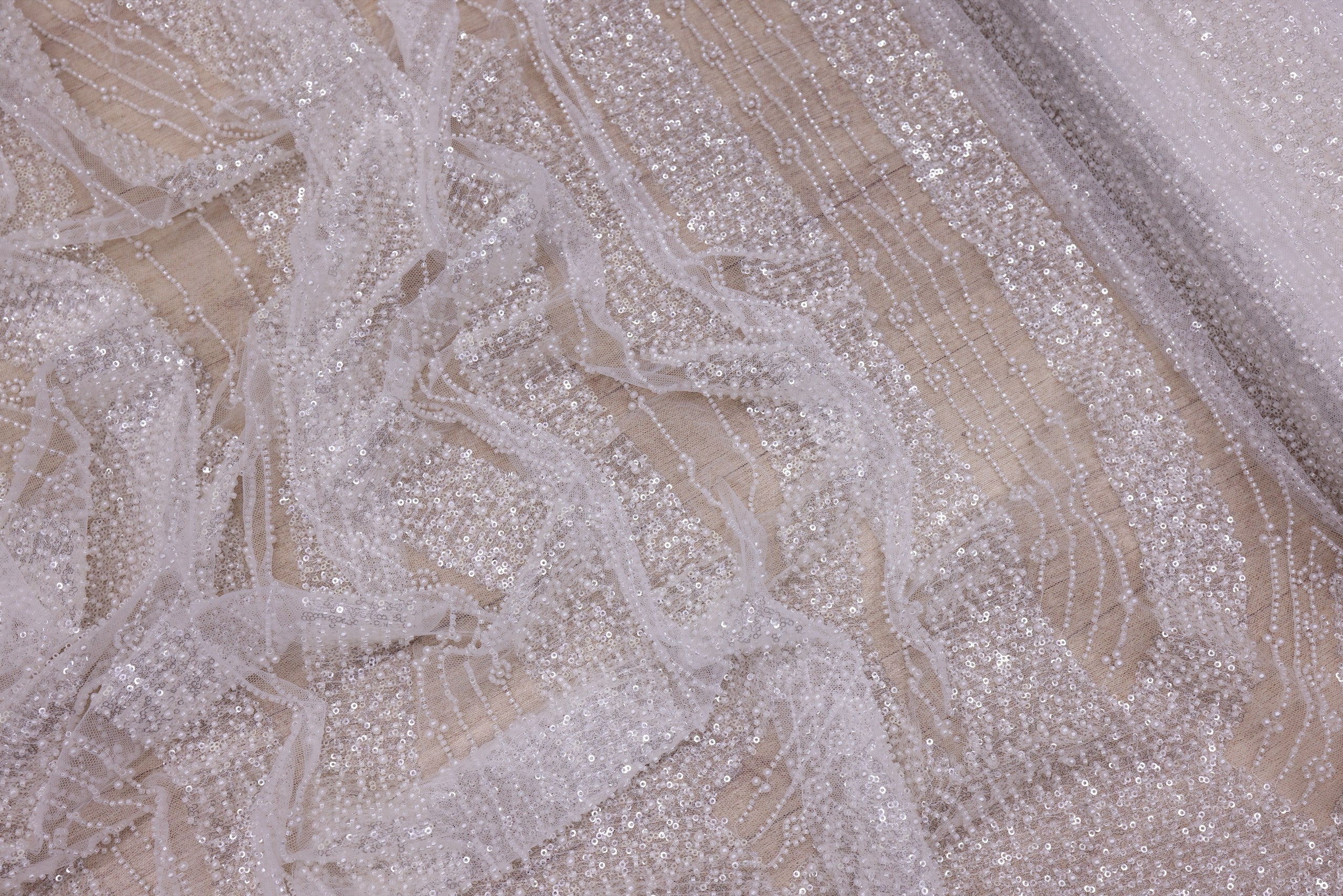 Broderie tip dantela cu margele si paiete A70 - Argintiu