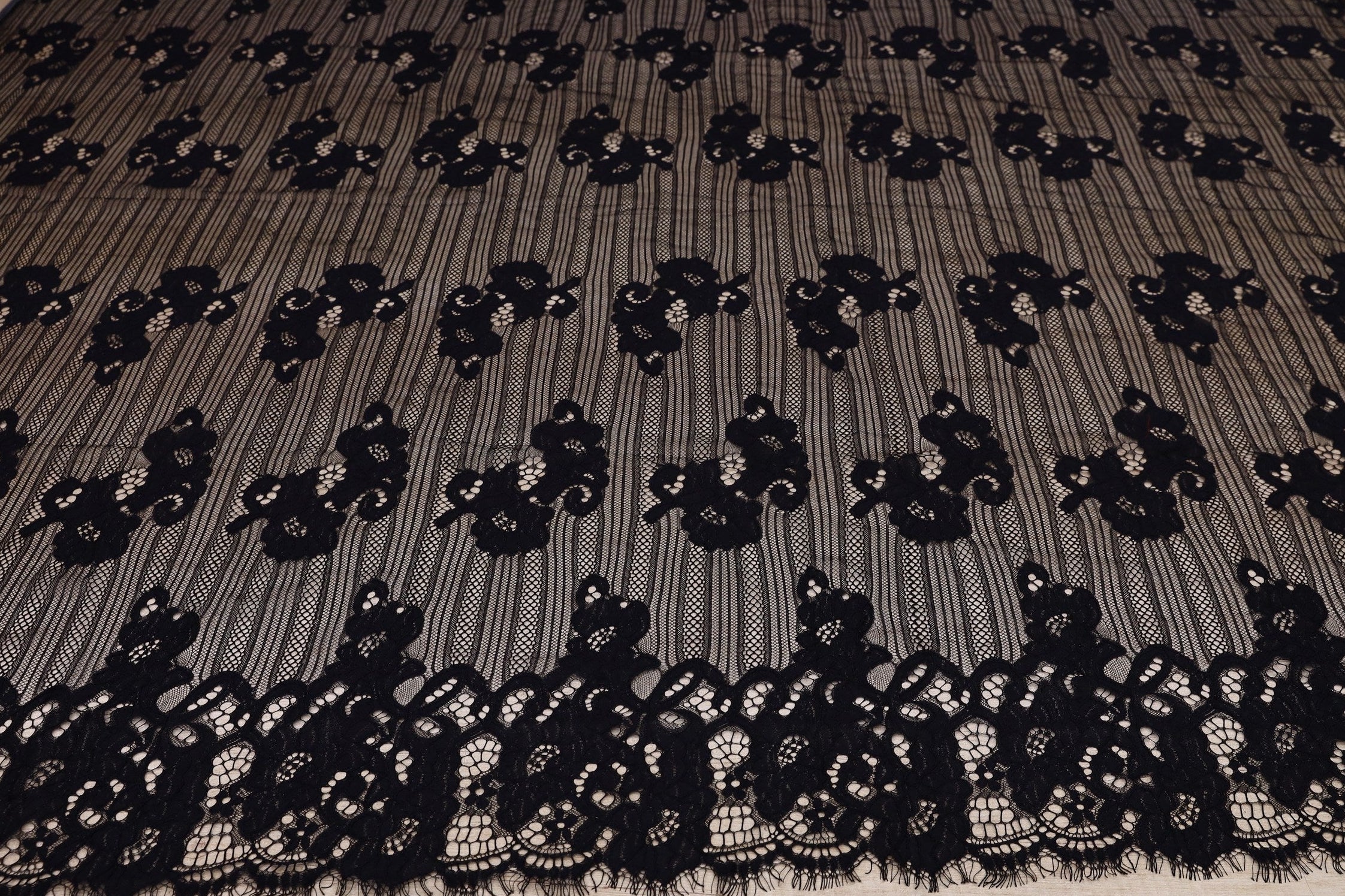 Dantela Chantilly Negru - 119