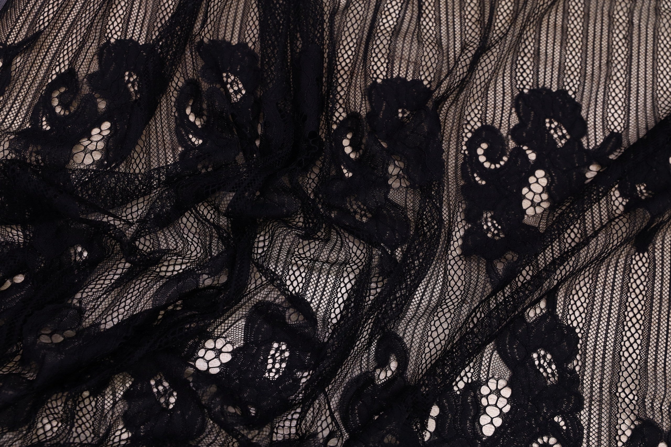 Dantela Chantilly Negru - 119