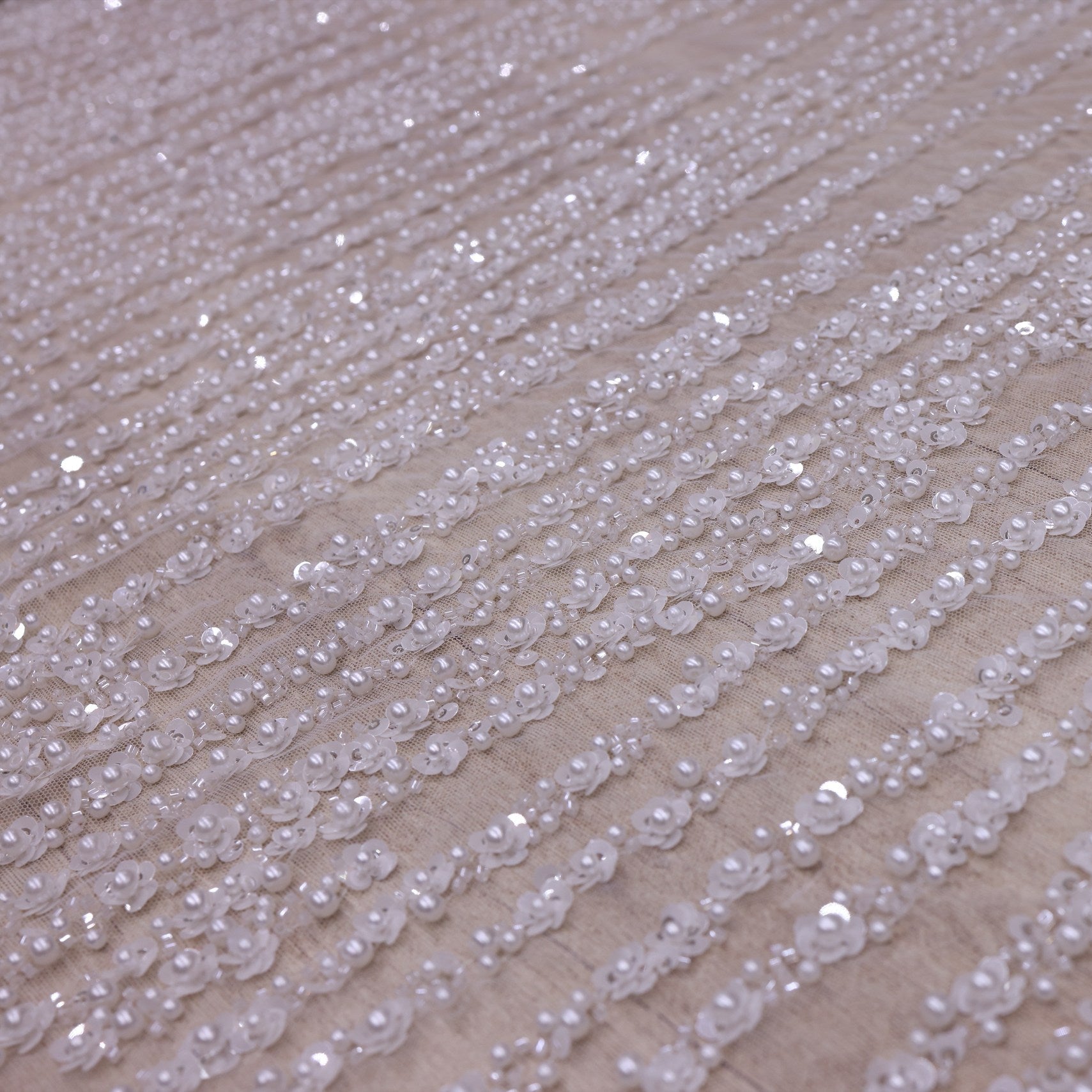 Broderie de lux tip dantela cu perle,paiete si aplicatii florale 3D C1 - Argintiu