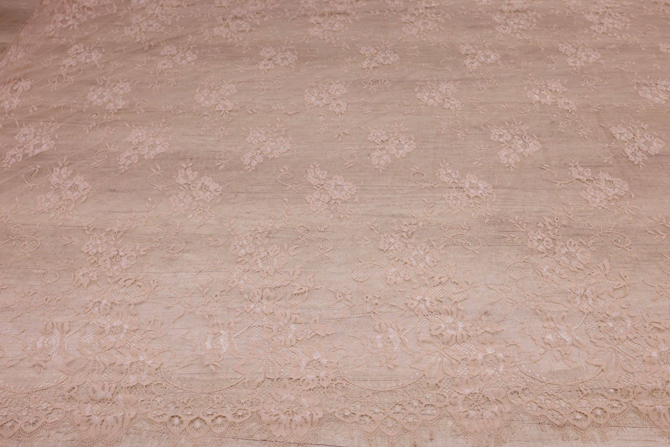 Dantela Chantilly Bej - 112