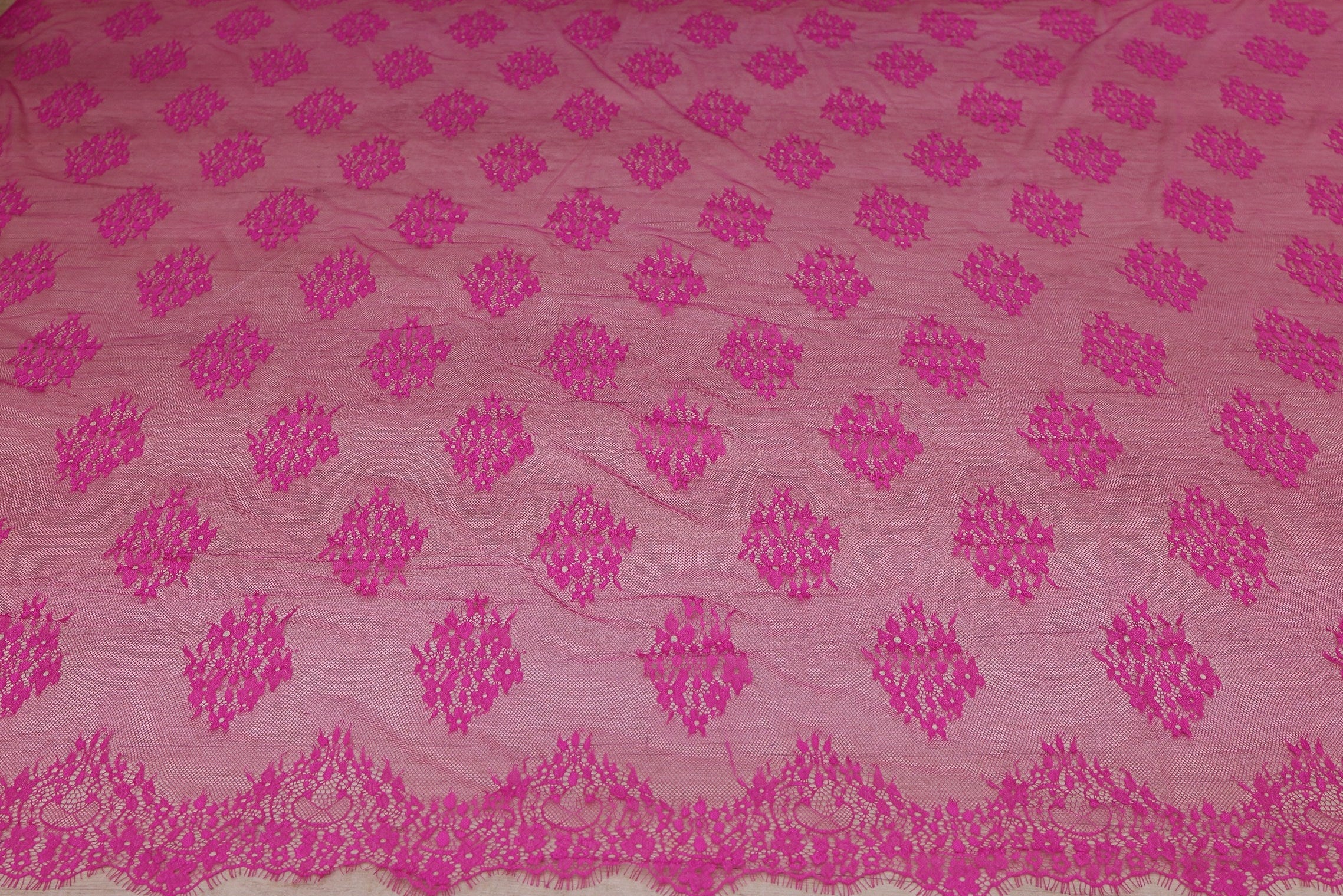 Dantela Chantilly Siclam - 657-2