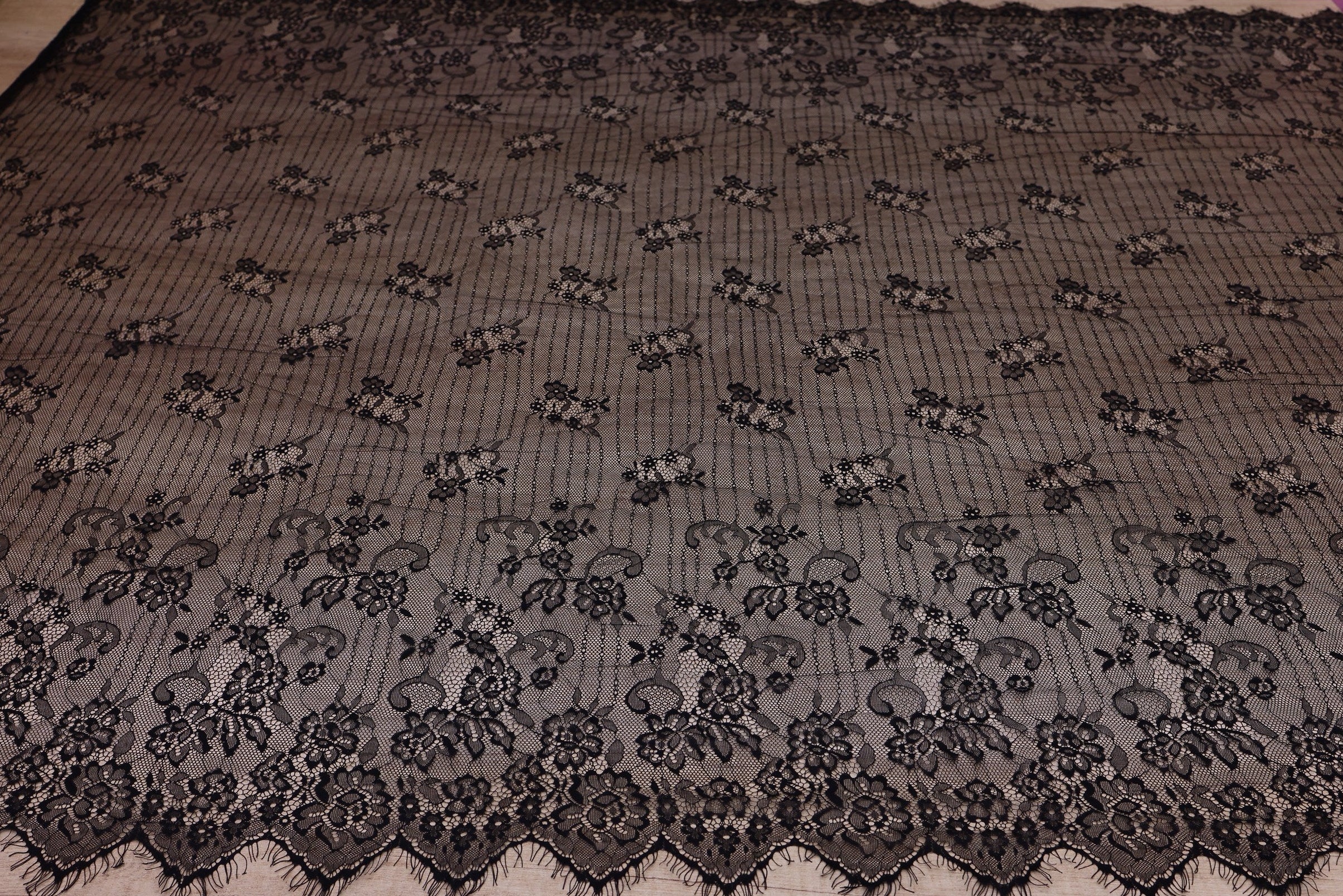 Dantela Chantilly Negru - 129