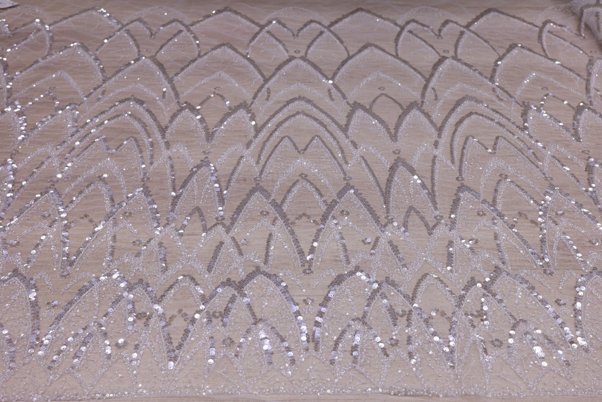 Broderie tip dantela cu perle/margele si paiete A31 - Alb.