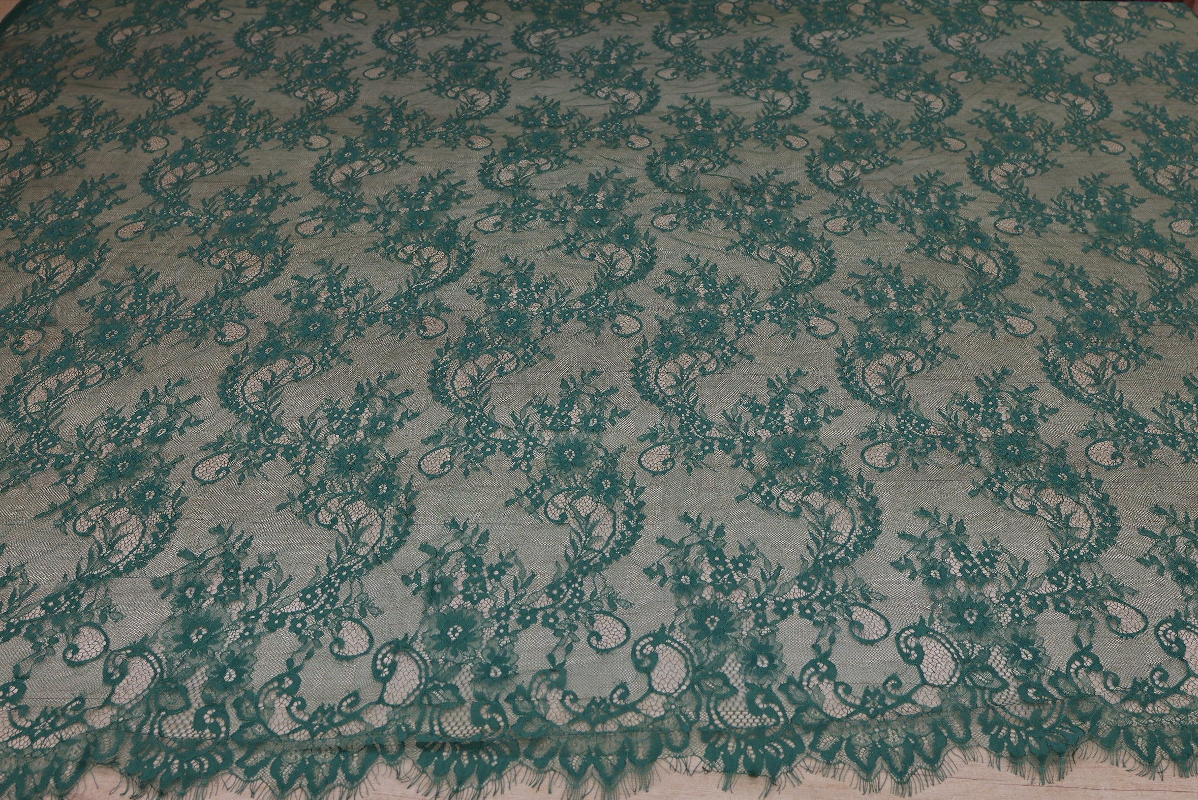 Dantela Chantilly Verde - 657-3