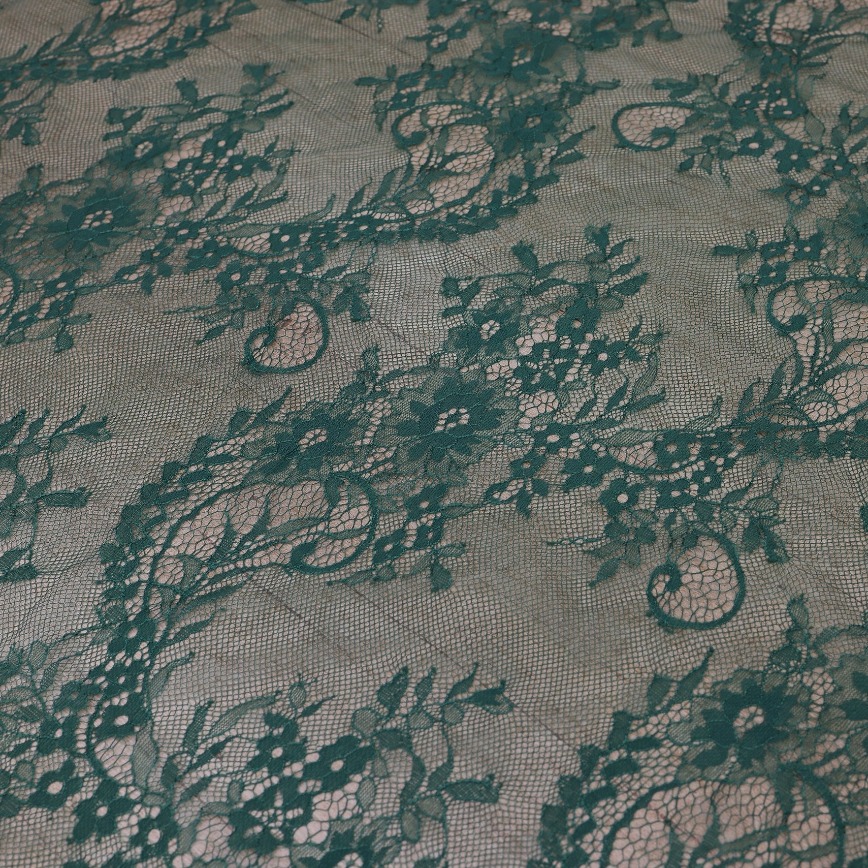 Dantela Chantilly Verde - 657-3